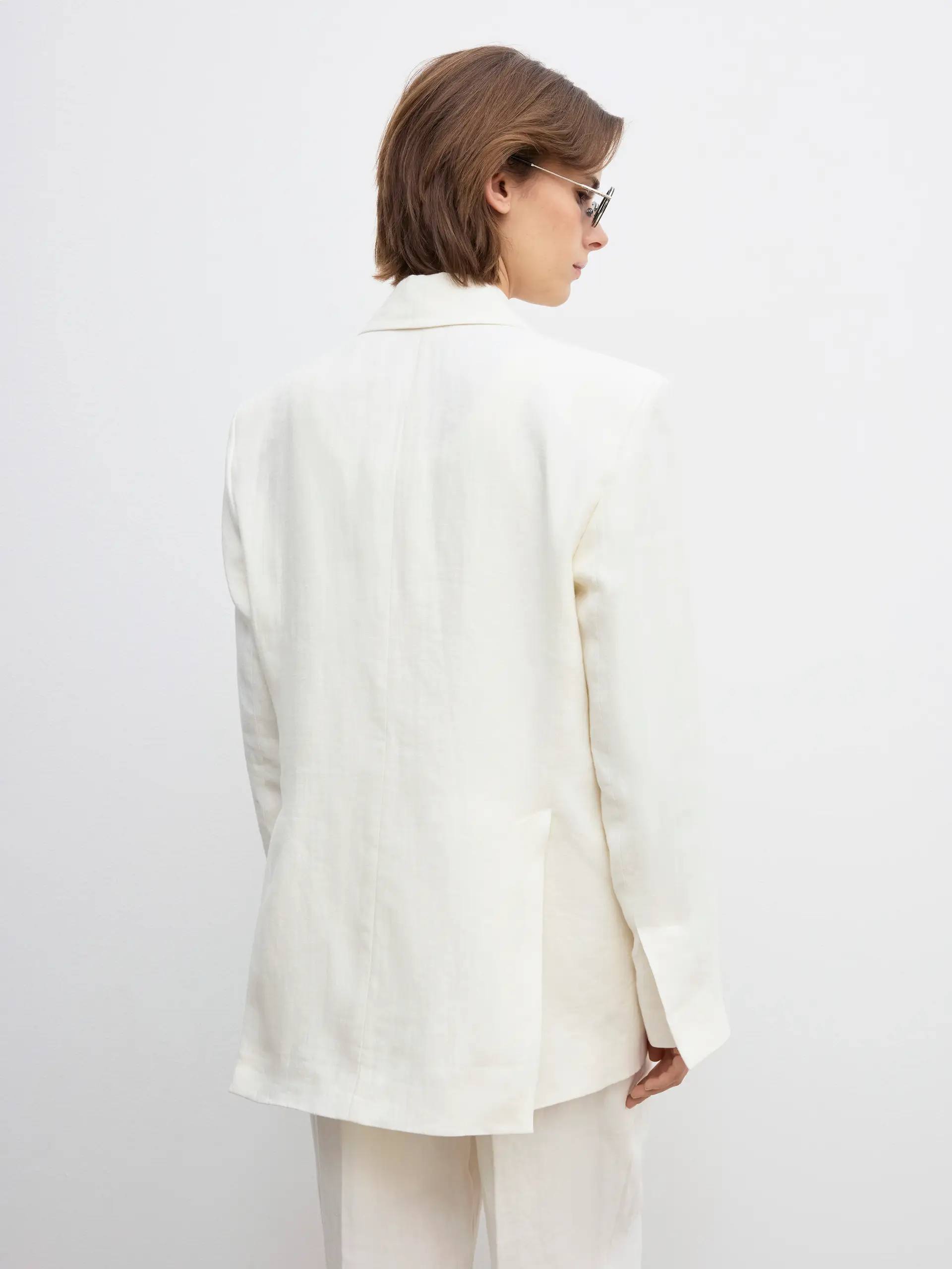 DAGMAR Classic Linen Blazer in White DAGMAR Classic Linen Blazer in White