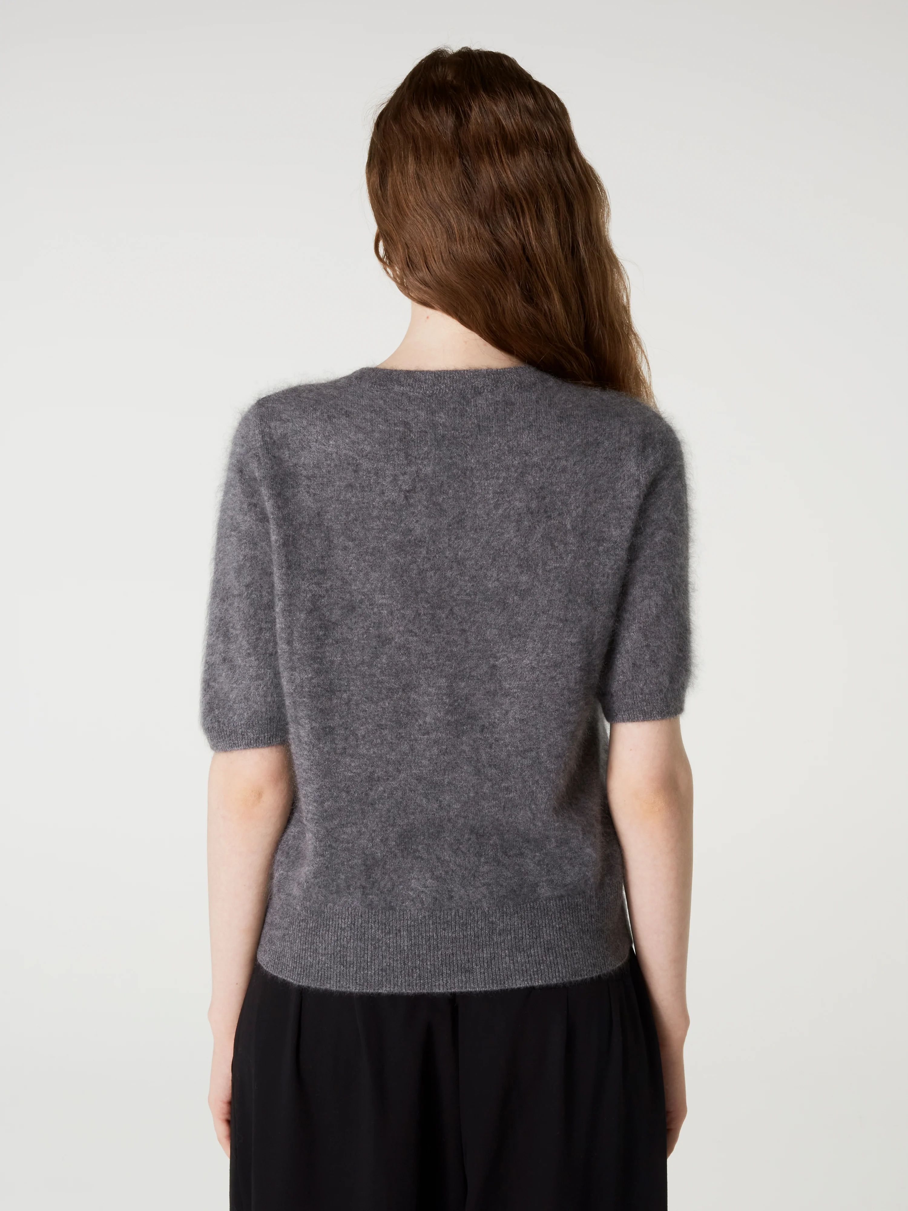ABSOLUT CASHMERE Brushed Cashmere T-Shirt in Grey