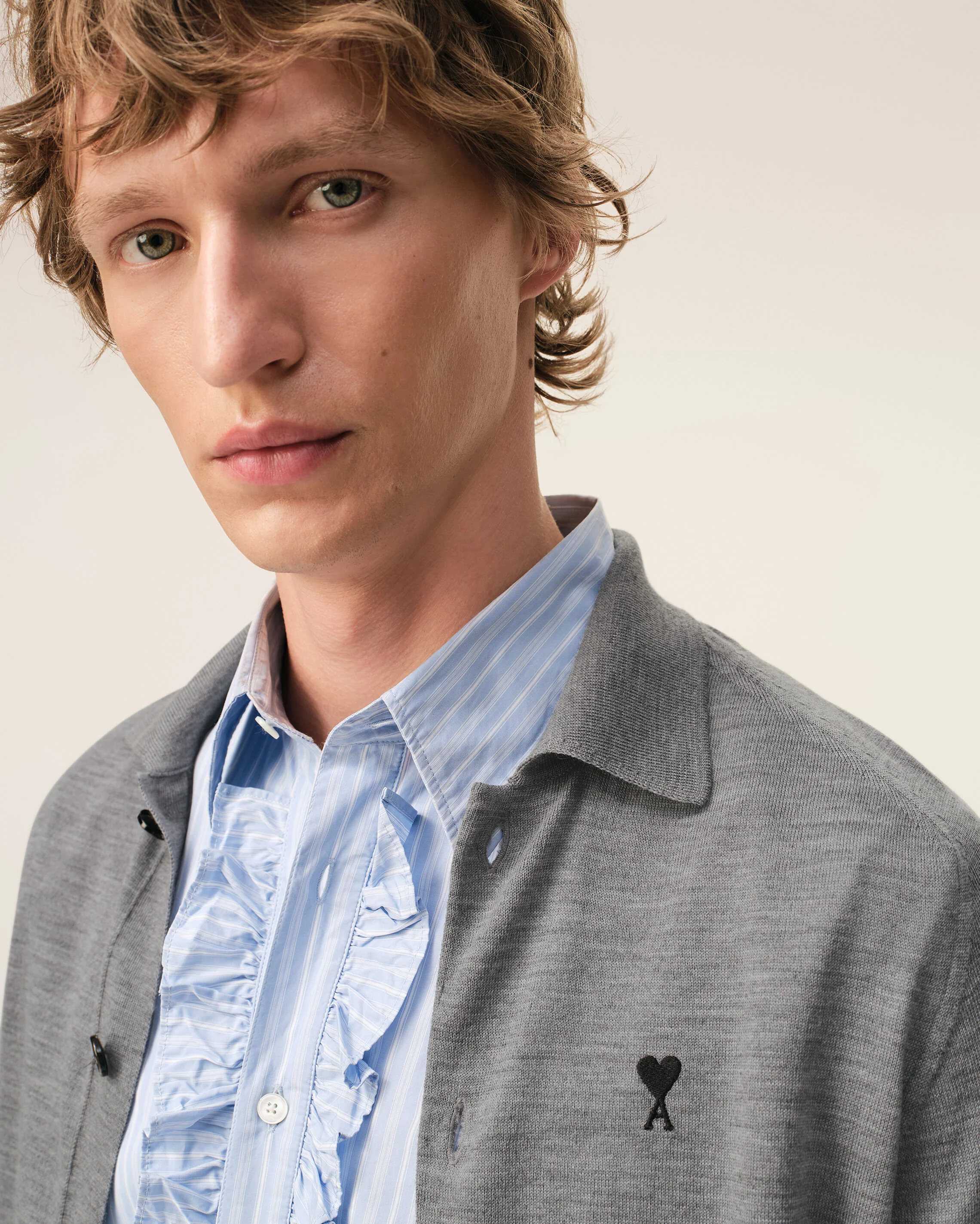 AMI PARIS de Coeur Extrafine Knit Collar Cardigan in Heather Grey