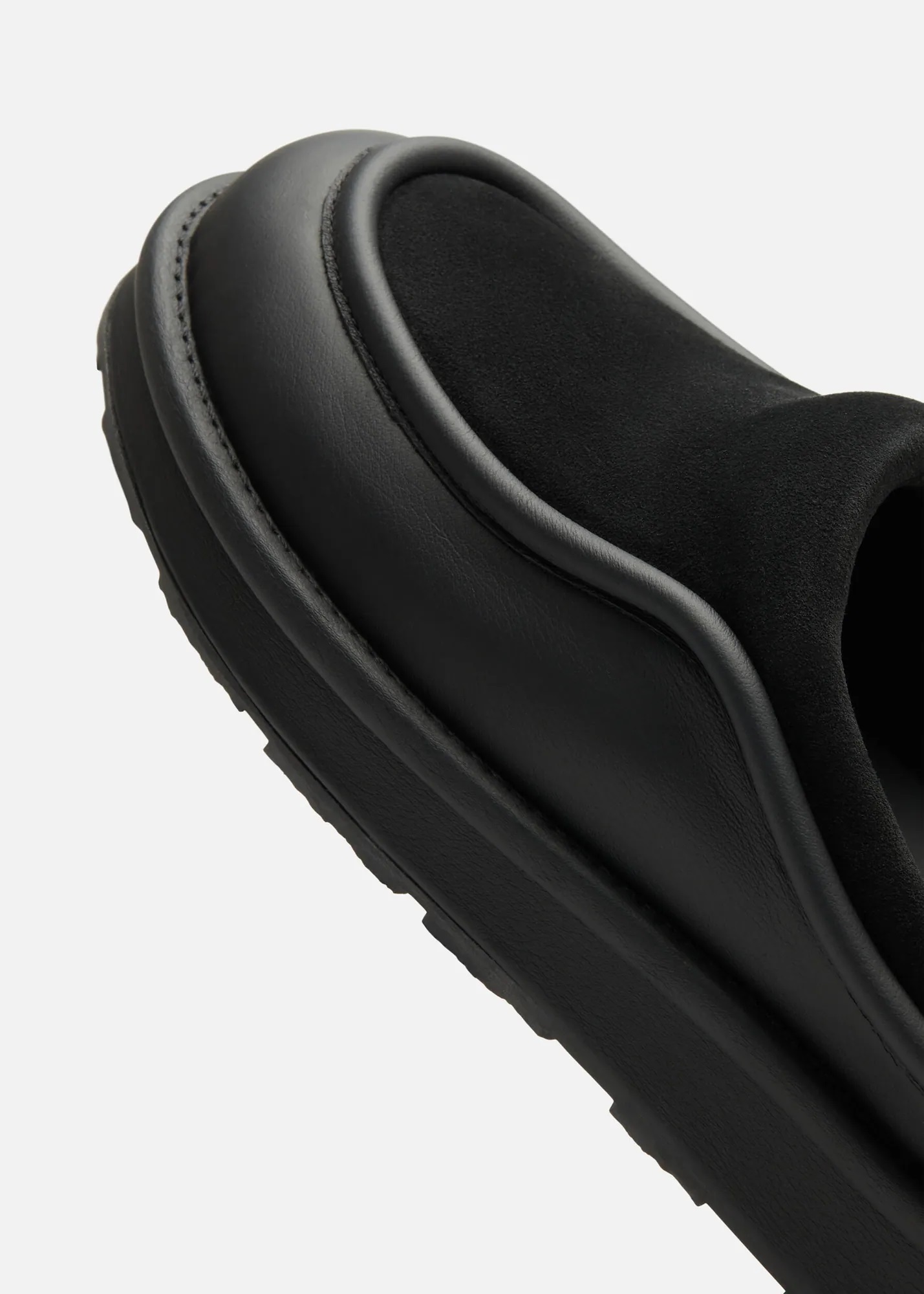 AXEL ARIGATO Mule in Black