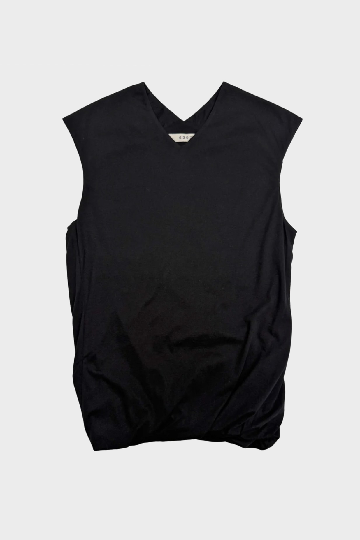 6397 High V-Tank in Black