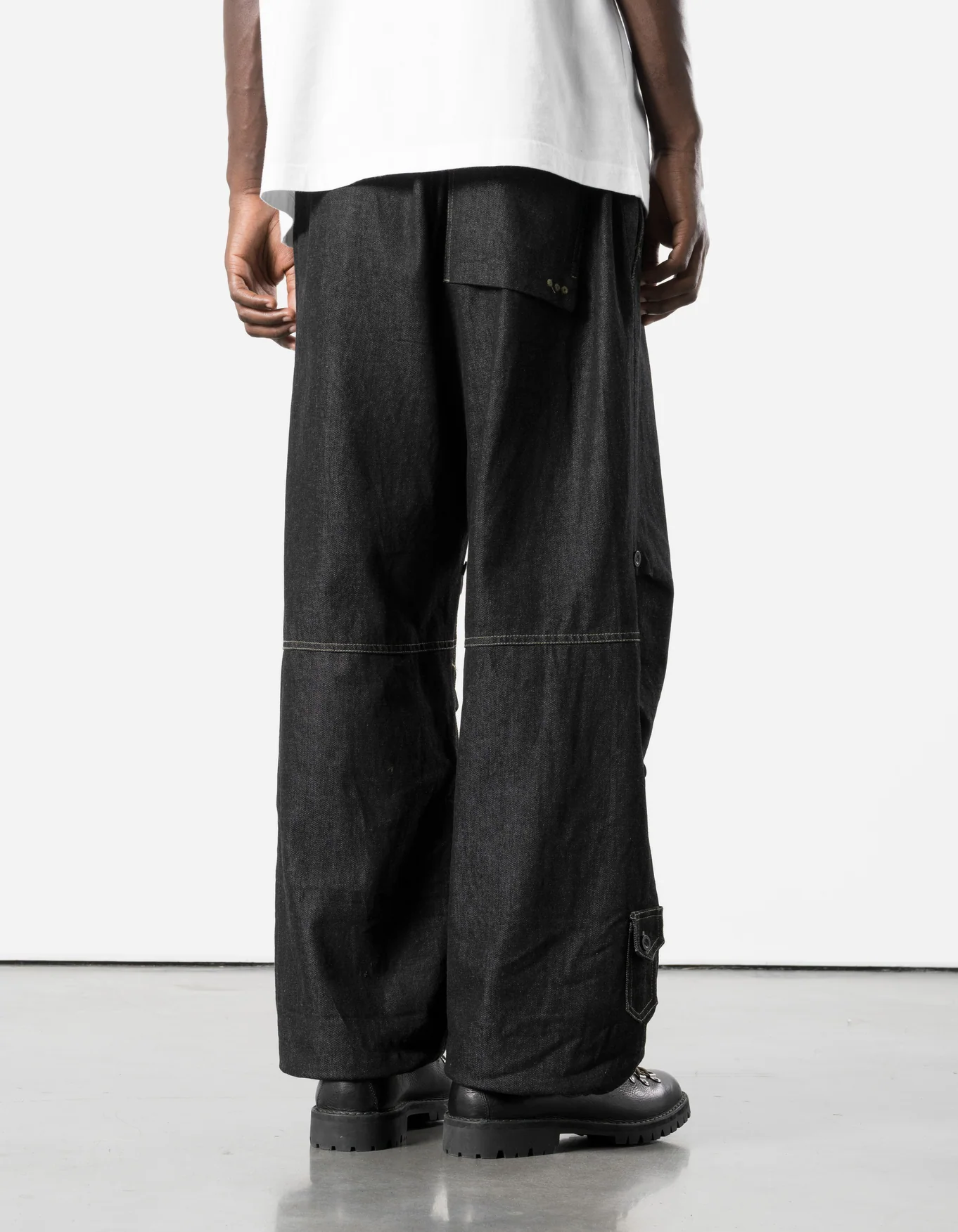 MAHARISHI 7700 Light Denim Loose Snopants® in Black