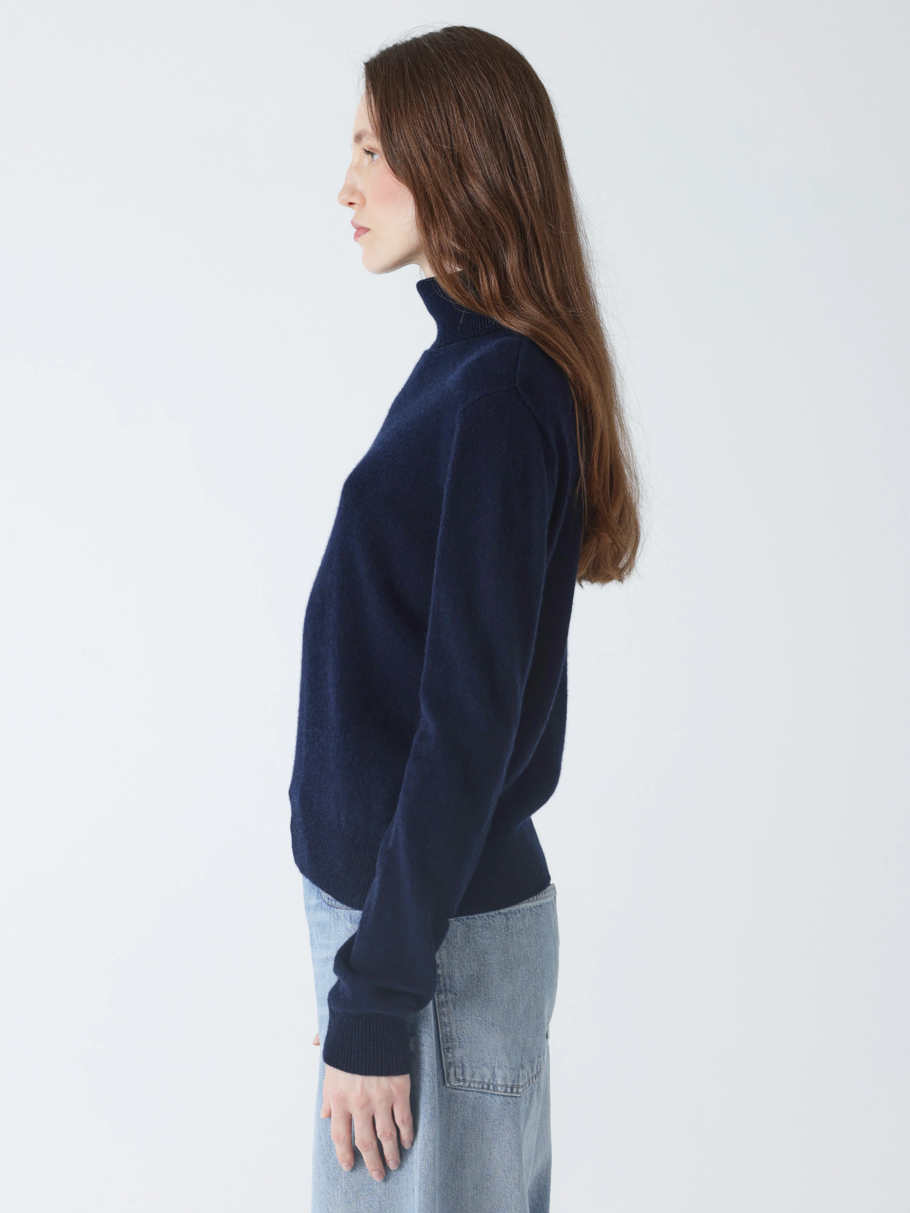 ABSOLUT CASHMERE Roll Neck Sweater in Navy
