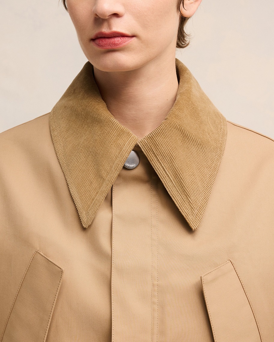 AMI PARIS de Coeur Cropped Down Jacket in Black