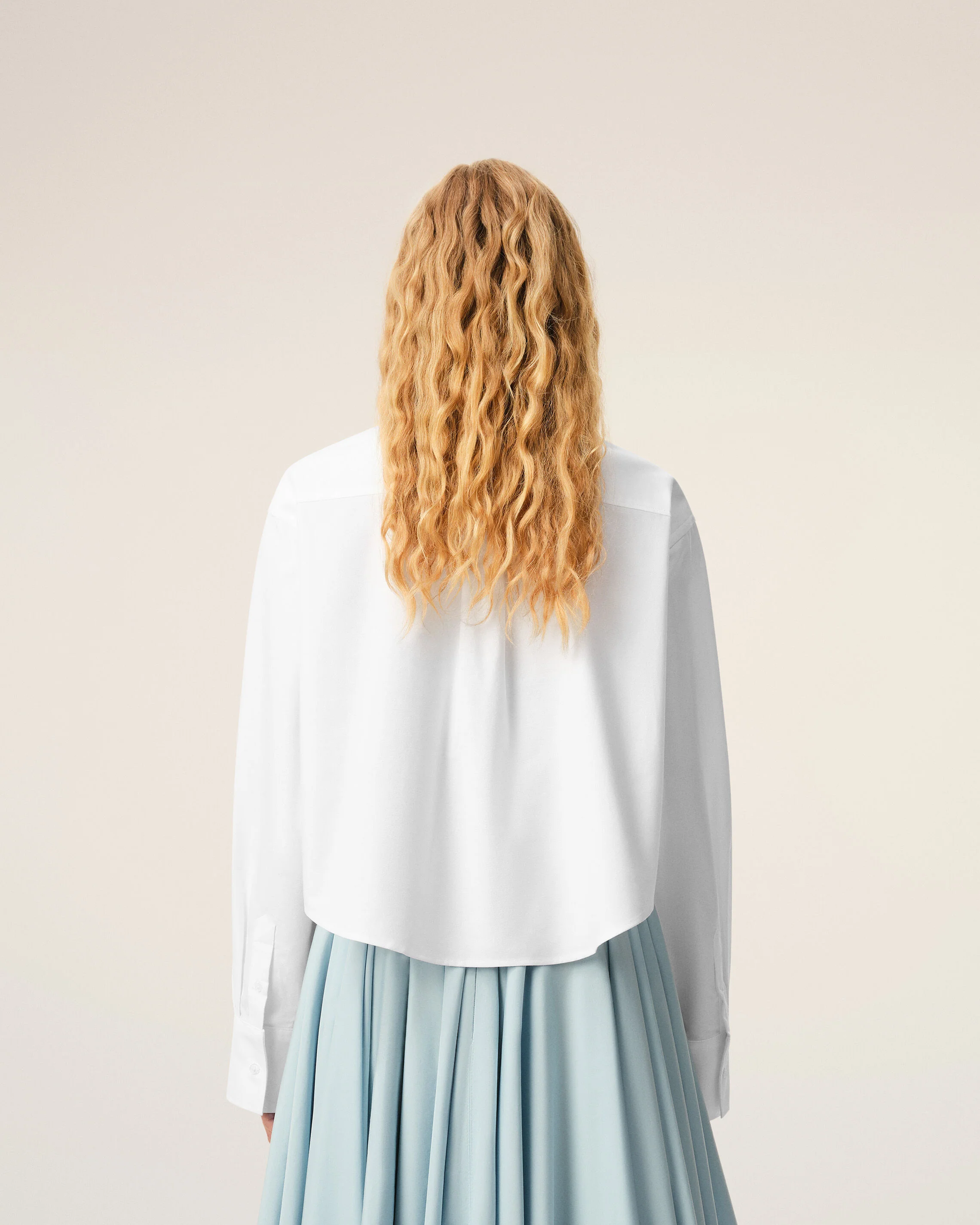 AMI PARIS de Coeur Cropped Oversize Shirt in Natural White