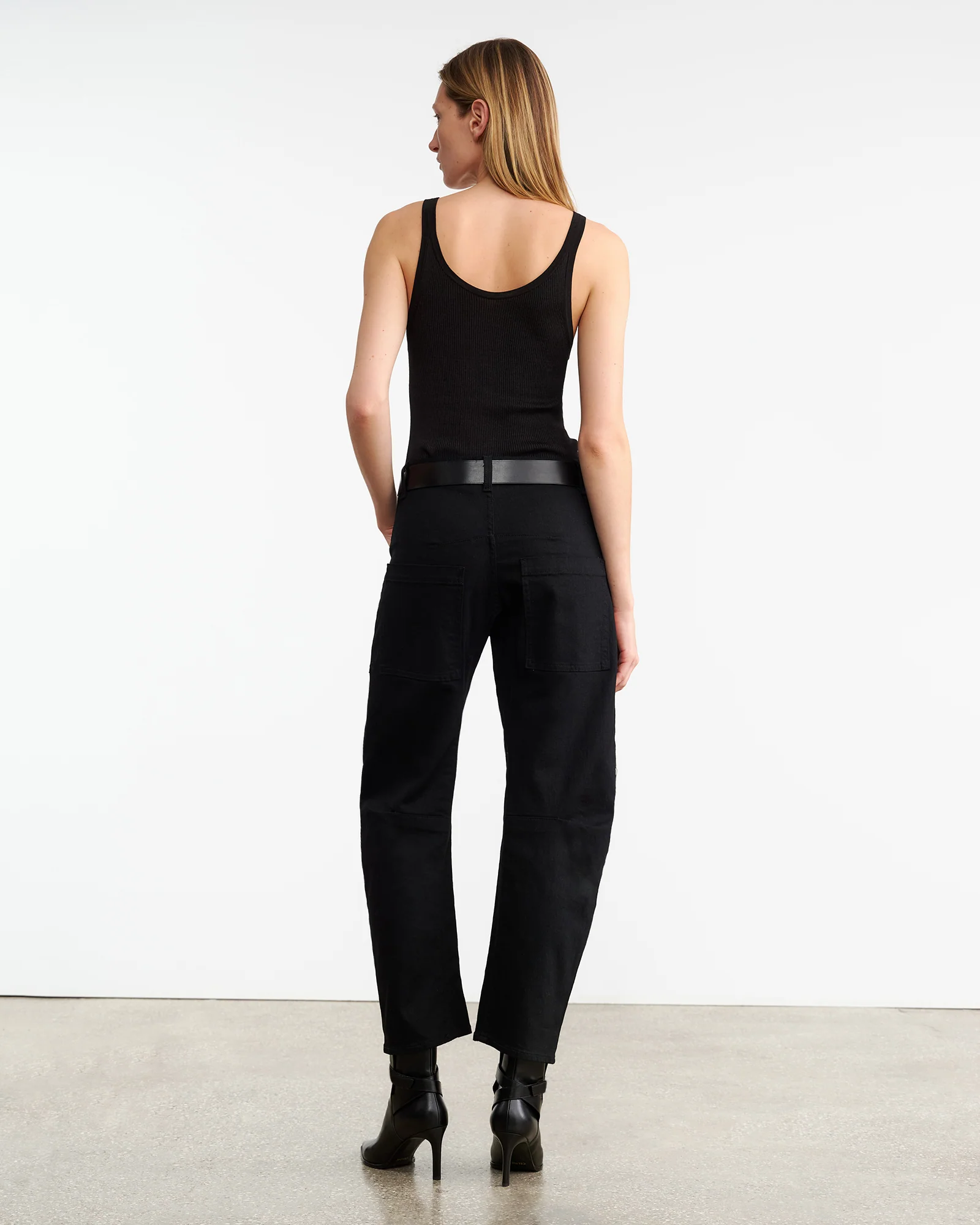 NILI LOTAN Barrel Fit Jeans in Black