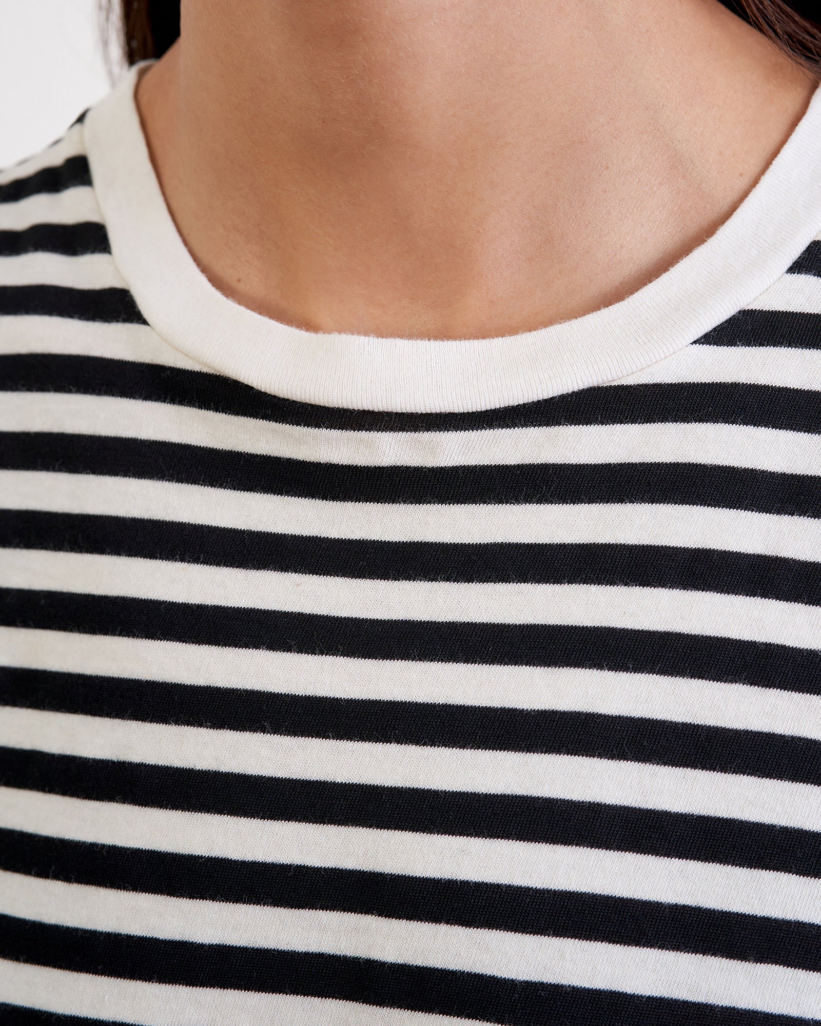 NILI LOTAN Lana Crewneck T-Shirt in Black/Ivory L