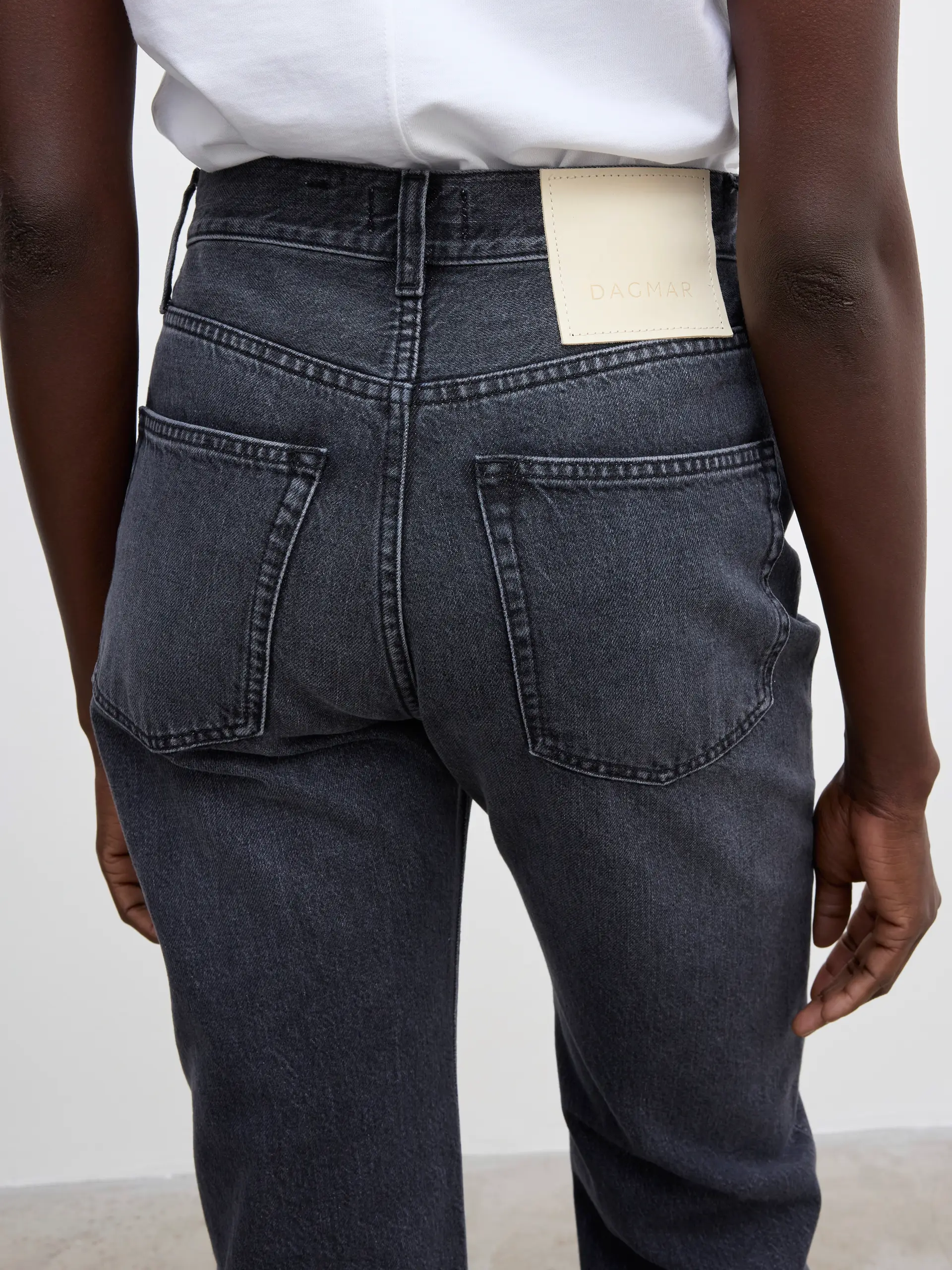 DAGMAR Straight Leg Jeans in Dark Grey
