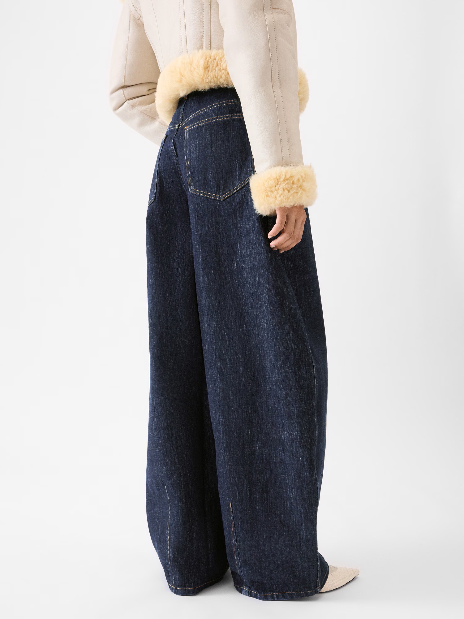 JACQUEMUS Ovalo de-Nîmes Jeans in Dark Navy