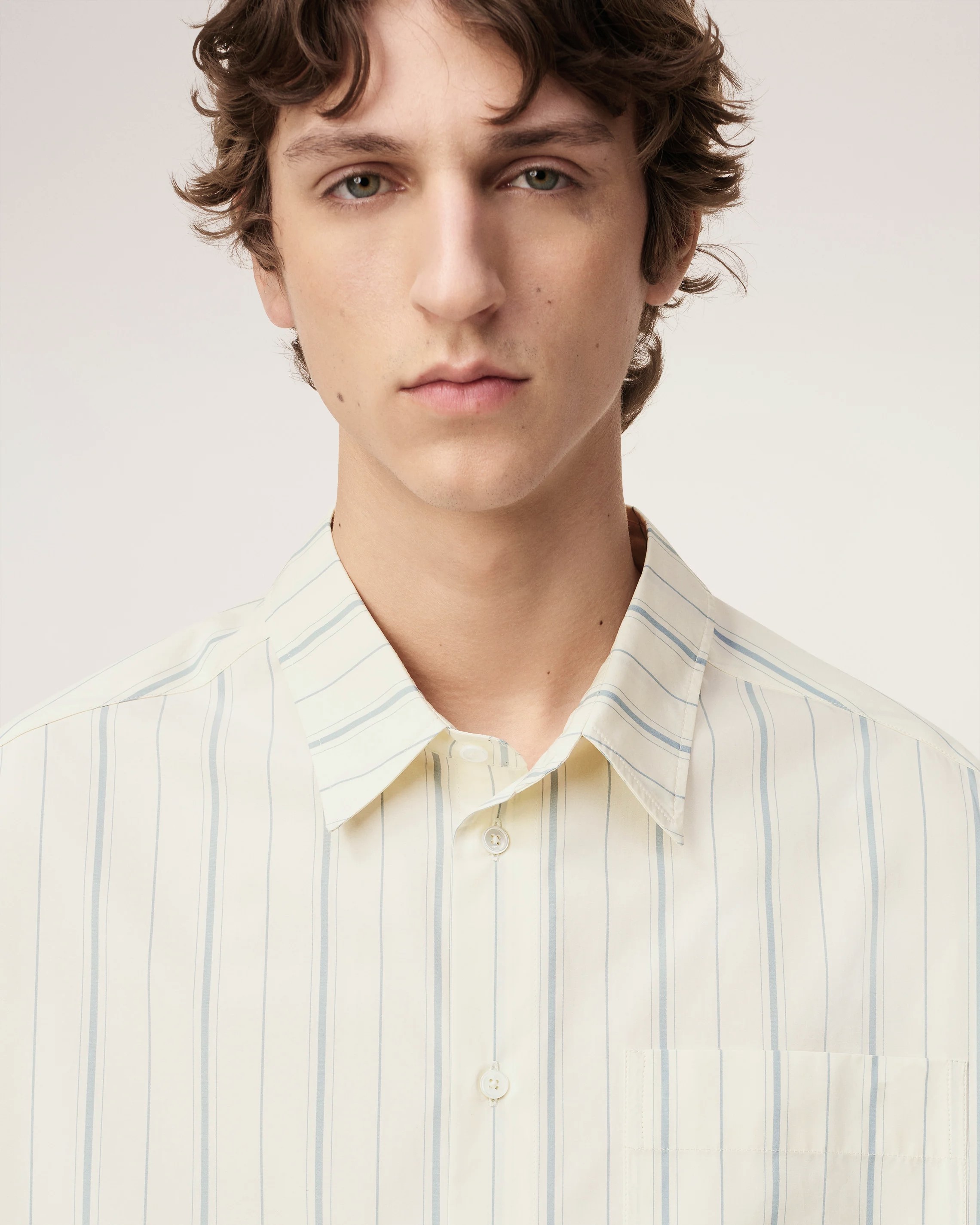 AMI PARIS de Coeur Boxy Shirt in Ivory/Sky Stripes
