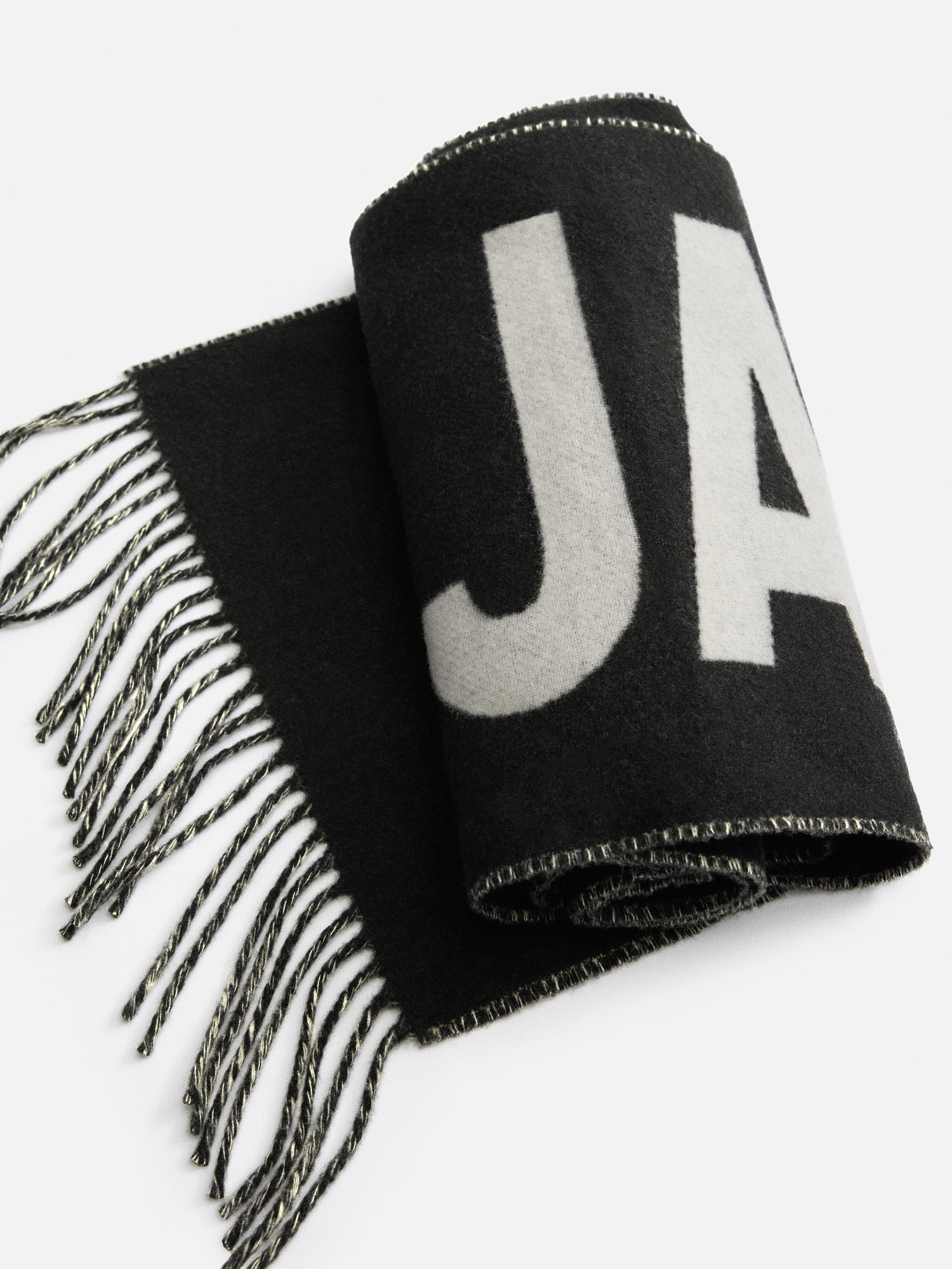 JACQUEMUS Scarf in Black