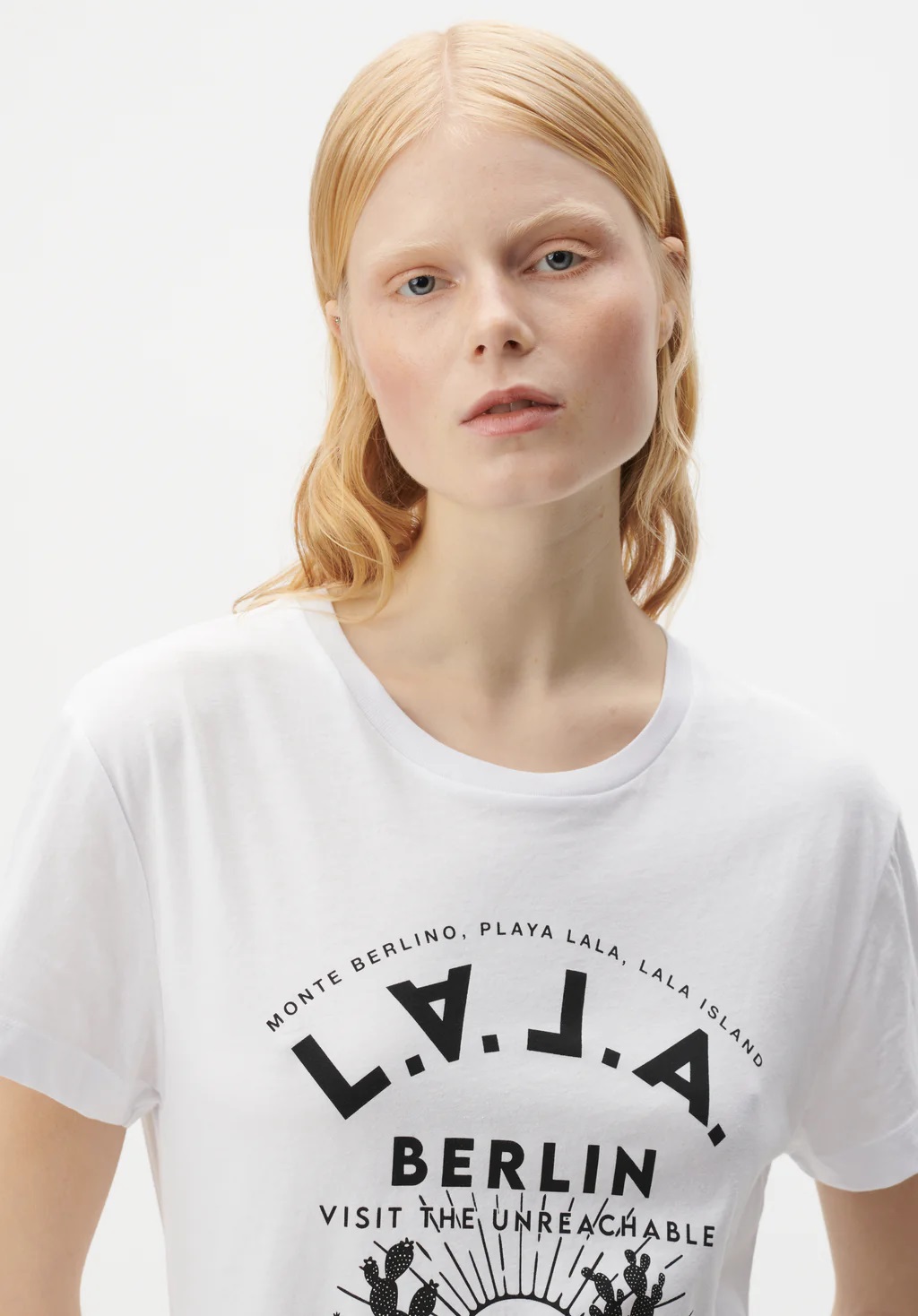 LALA BERLIN T-Shirt Cara in White XS