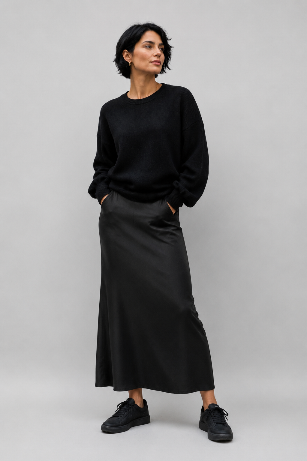 LISA YANG Veira Cashmere Sweater in Black