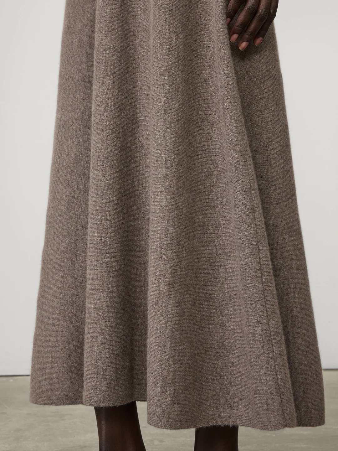 LISA YANG Cashmere Skirt in Truffle