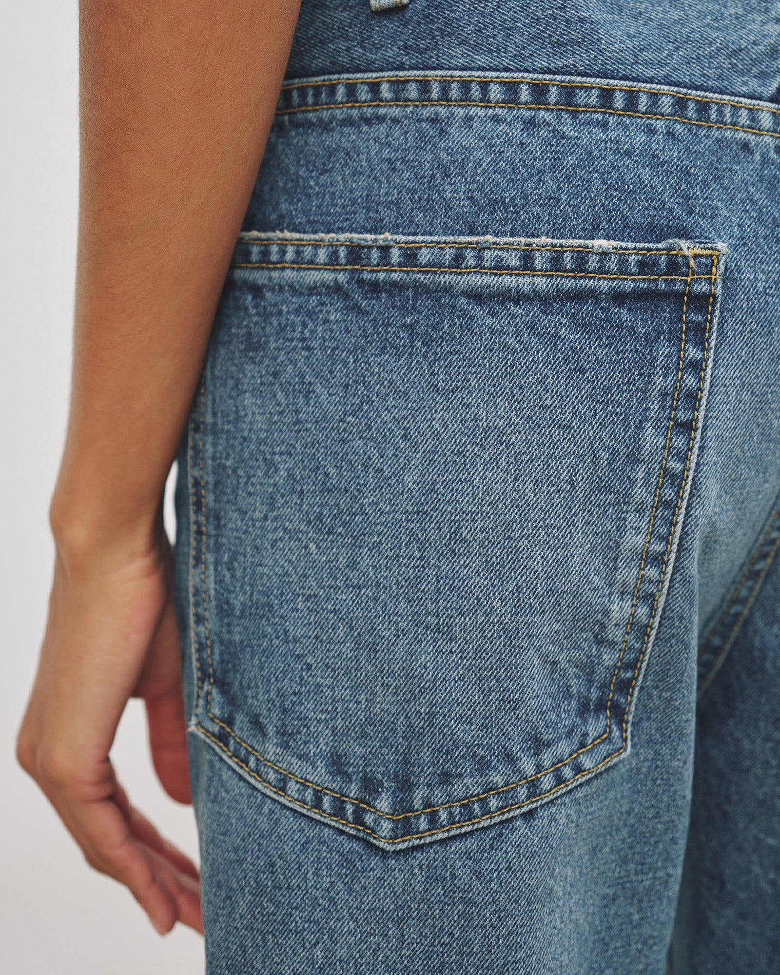 NILI LOTAN Mitchell Jeans in Ocean Wash