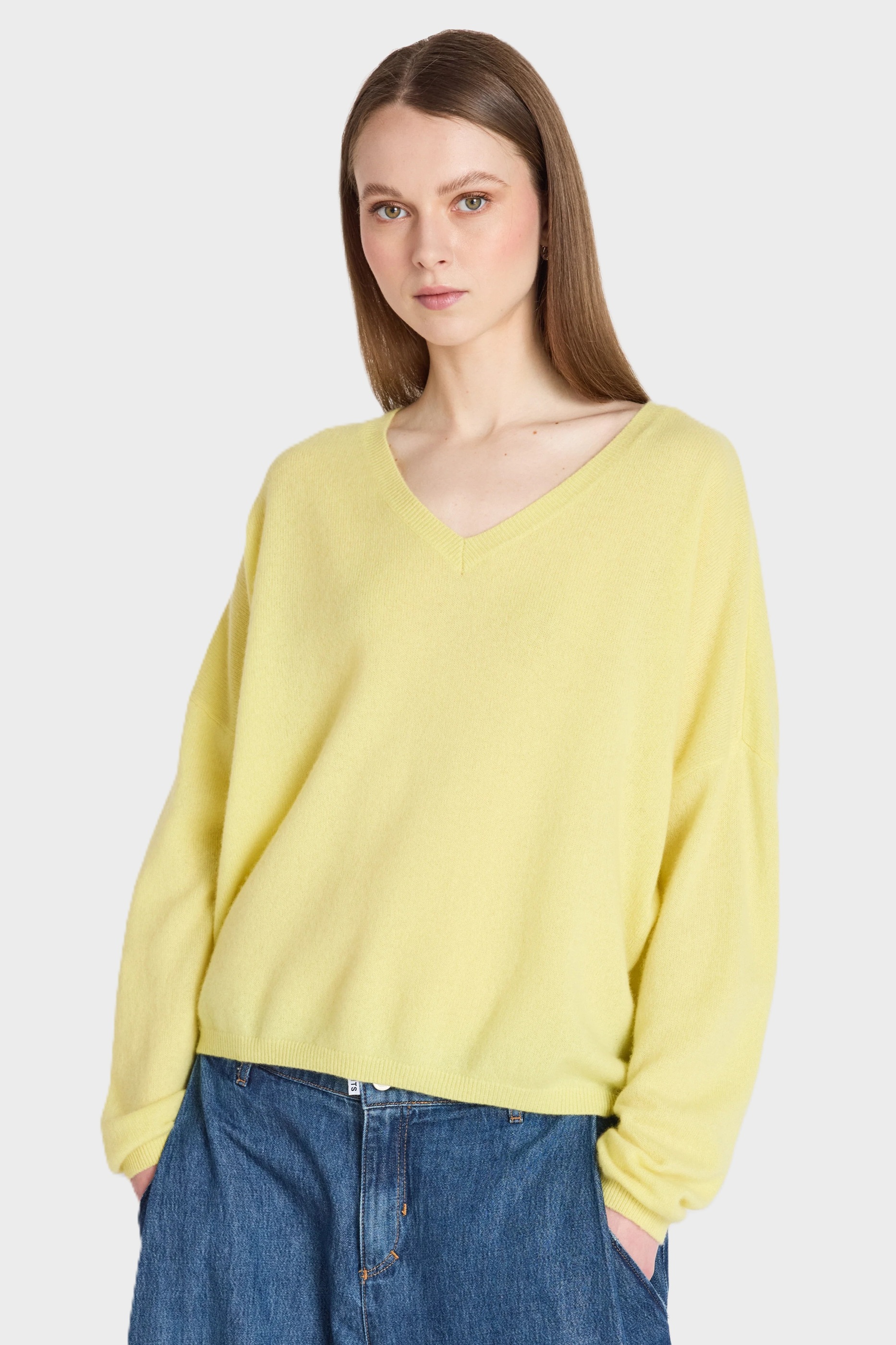 ABSOLUT CASHMERE V-Neck Sweater in Light Yellow