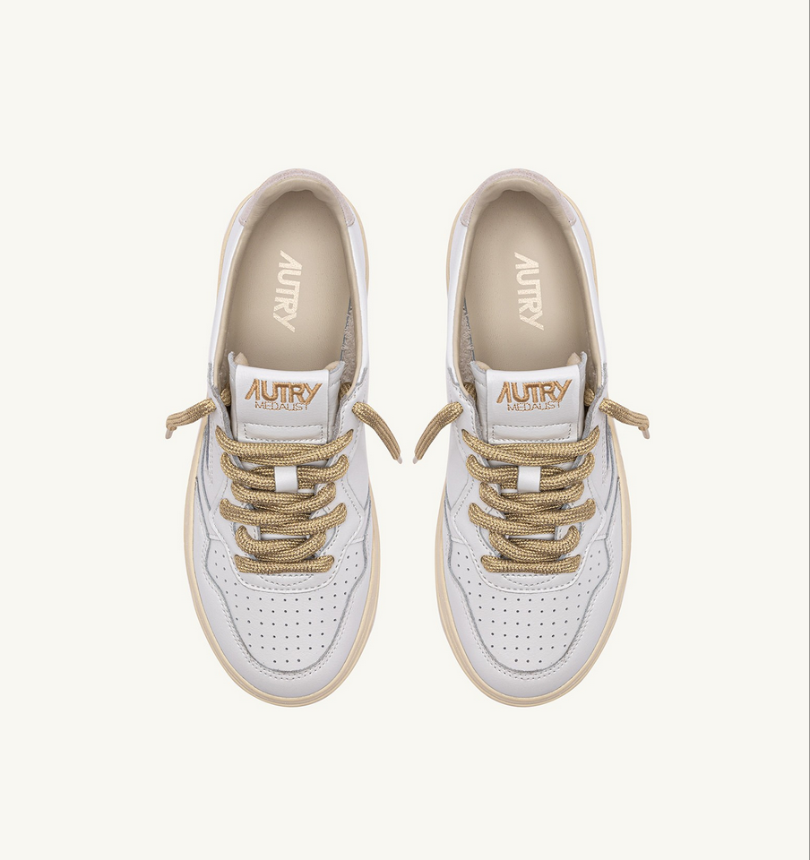 AUTRY ACTION SHOES Medalist Low Sneaker Lurex Laces in White/Gold