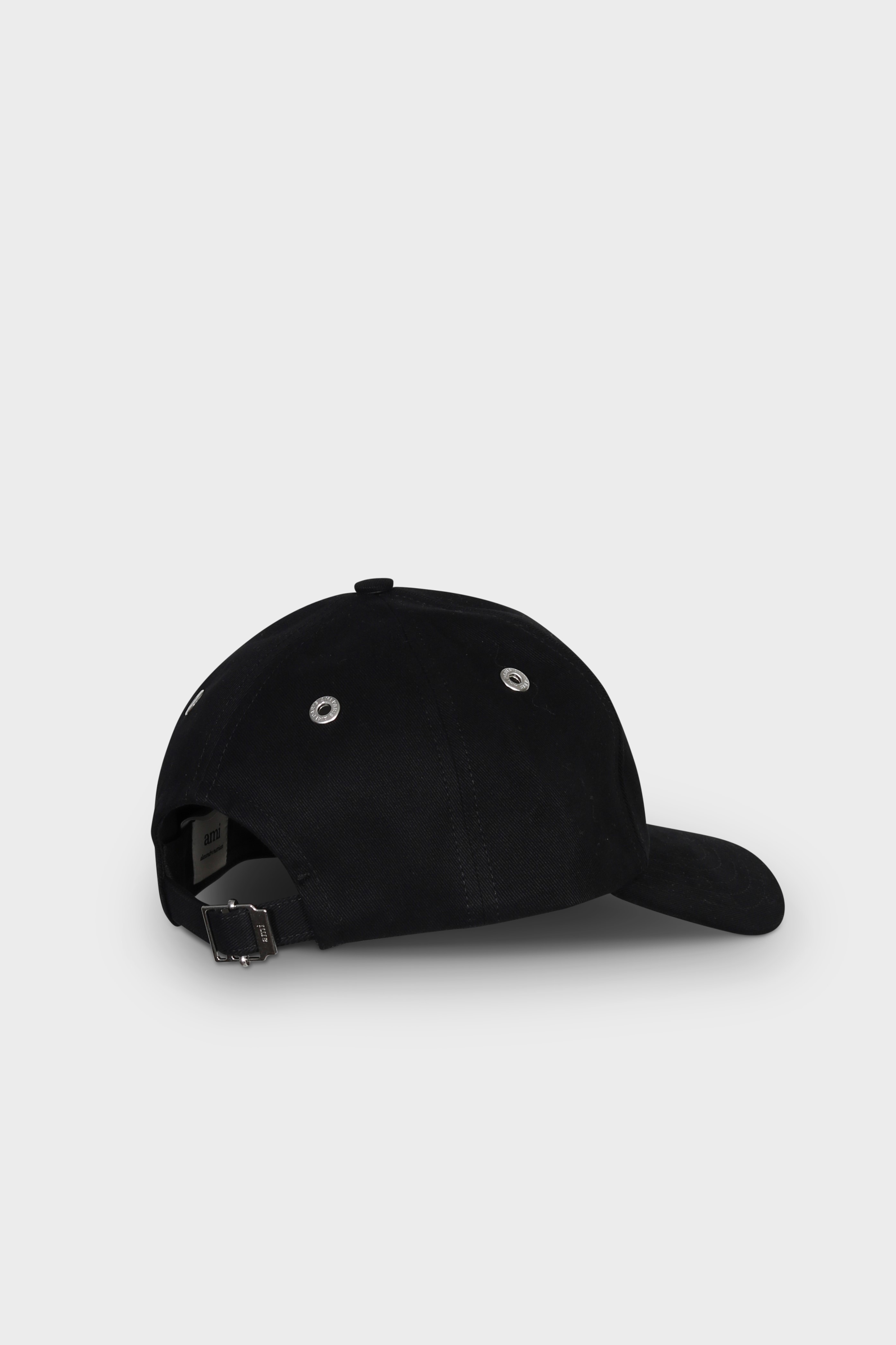 AMI PARIS de Coeur Cap in Black/Black