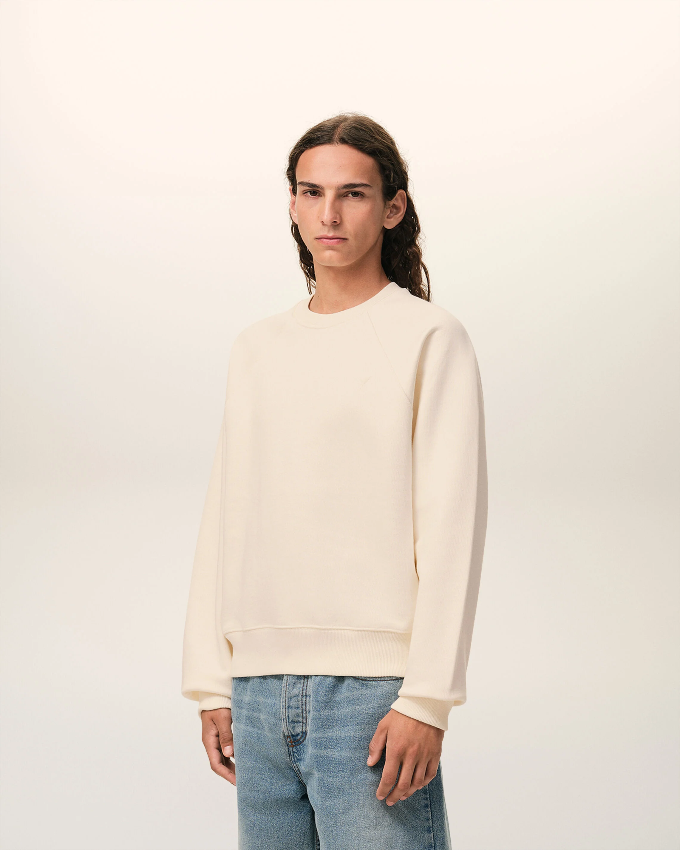 AMI PARIS de Coeur Embossed Sweatshirt in White Cream