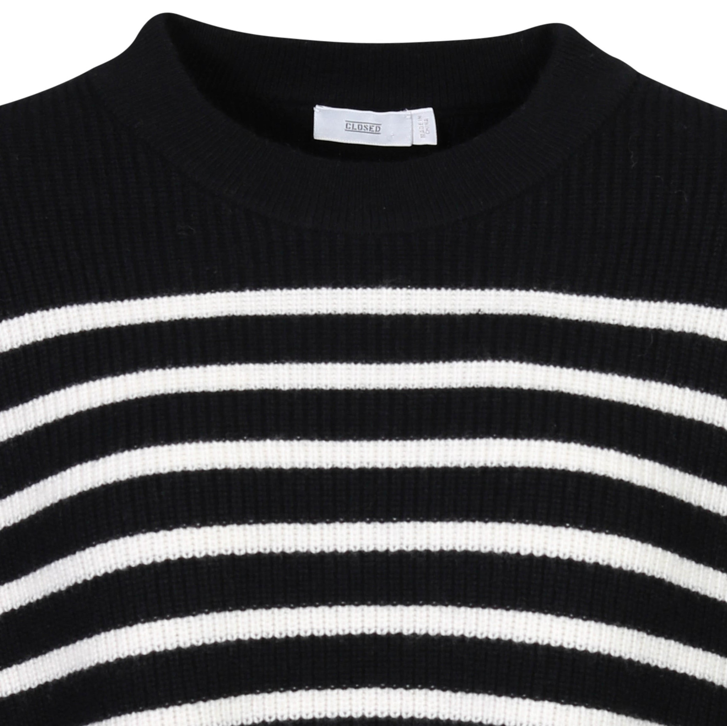 Closed Knit Pullover in Navy Stripe