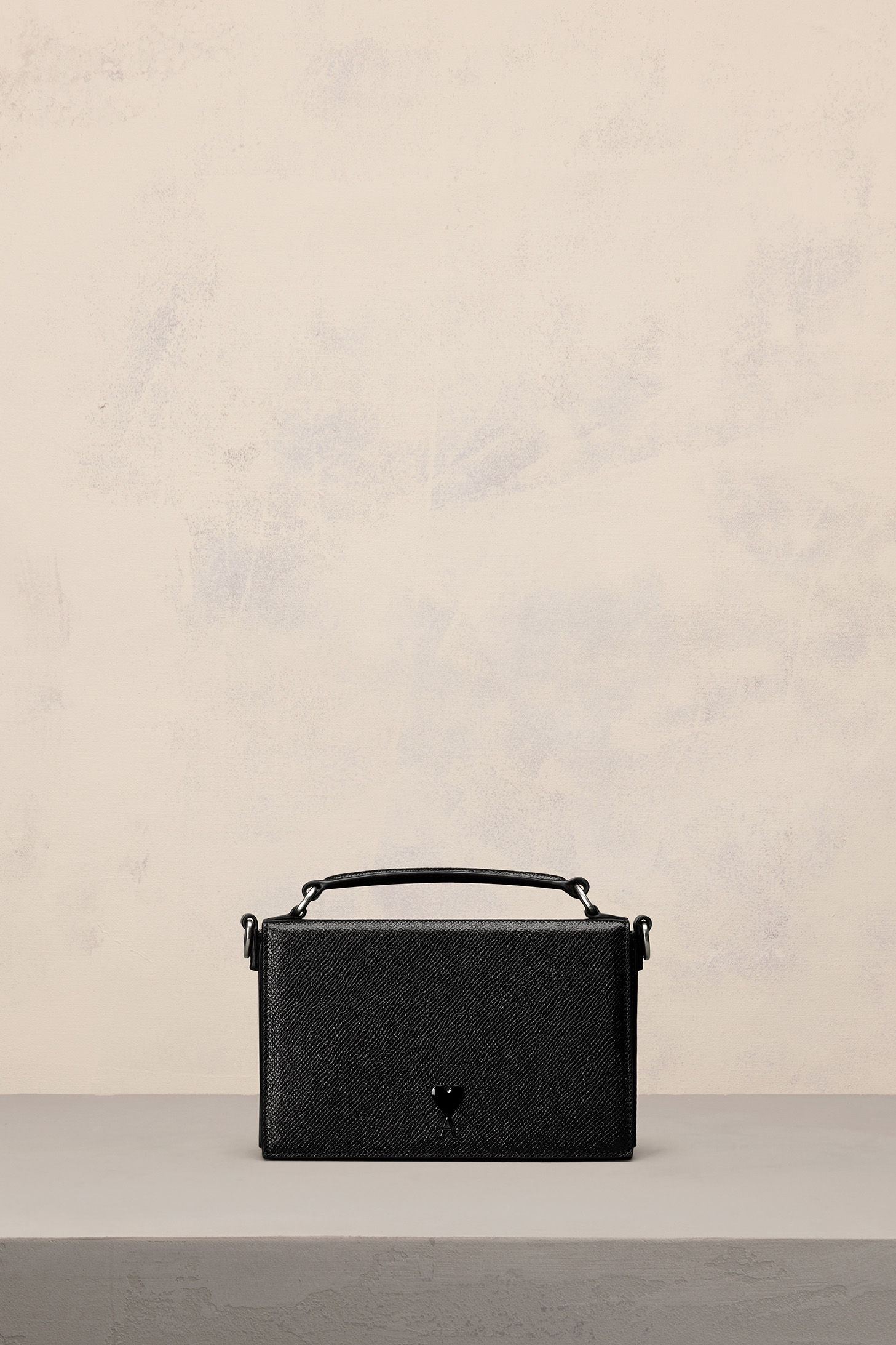 AMI PARIS De Coeur Lunch Box Bag in Black