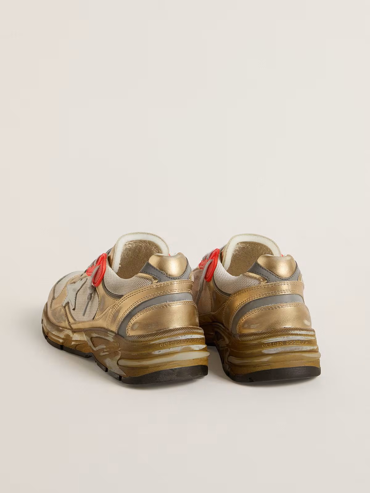 GOLDEN GOOSE Running Dad Star in Gold