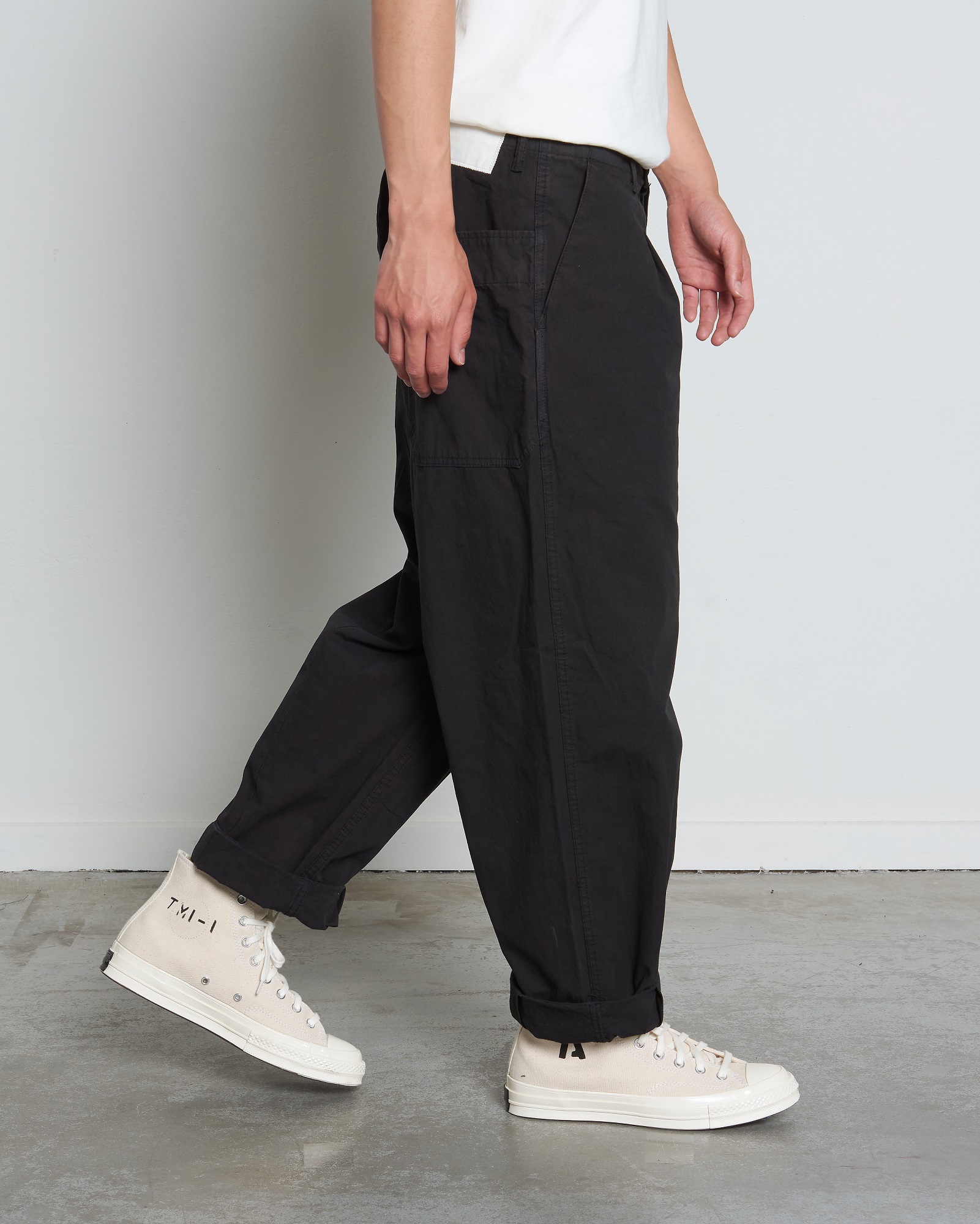 APPLIED ART FORMS Japanese Cargo Pant in Black