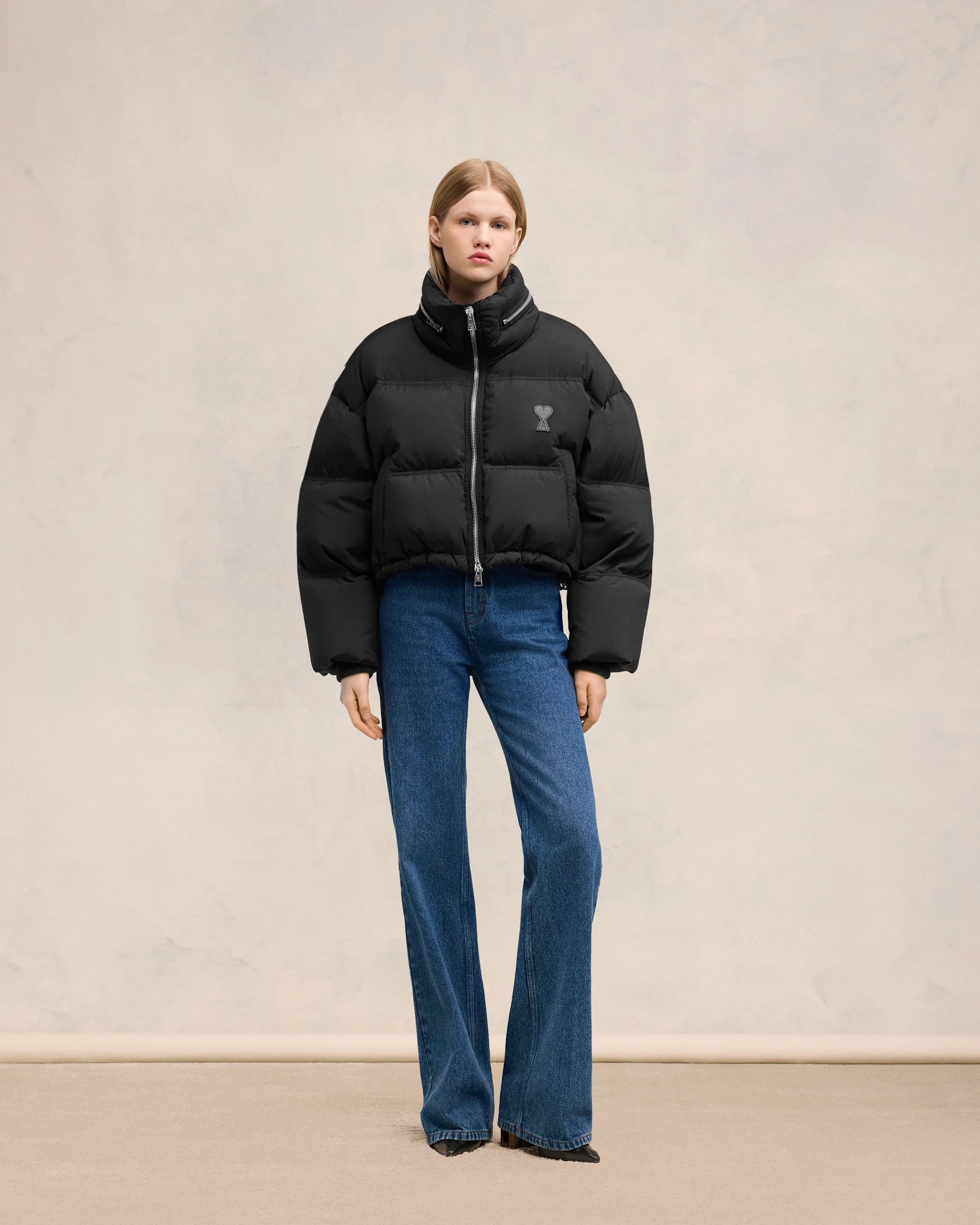 AMI PARIS de Coeur Cropped Down Jacket in Black M