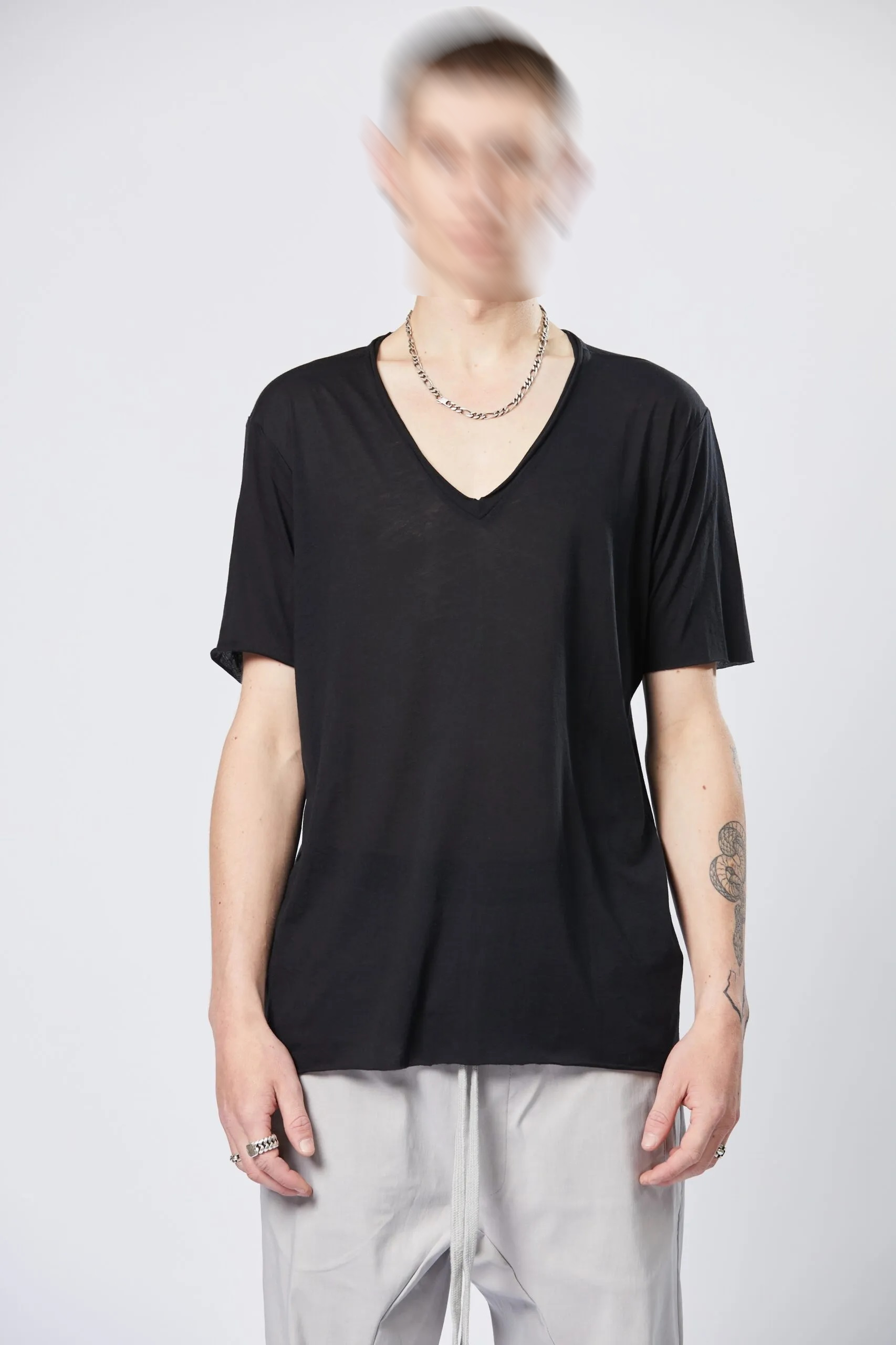 THOM KROM V-Neck T-Shirt in Black XXL