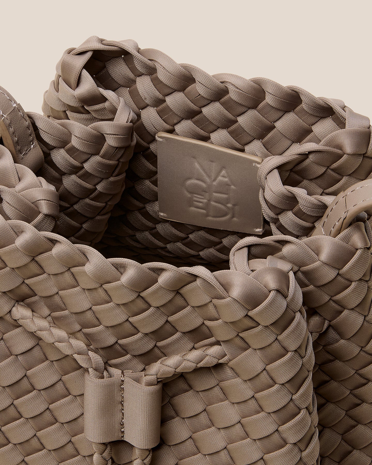 NAGHEDI Gramercy Bucket Bag Medium in Cashmere
