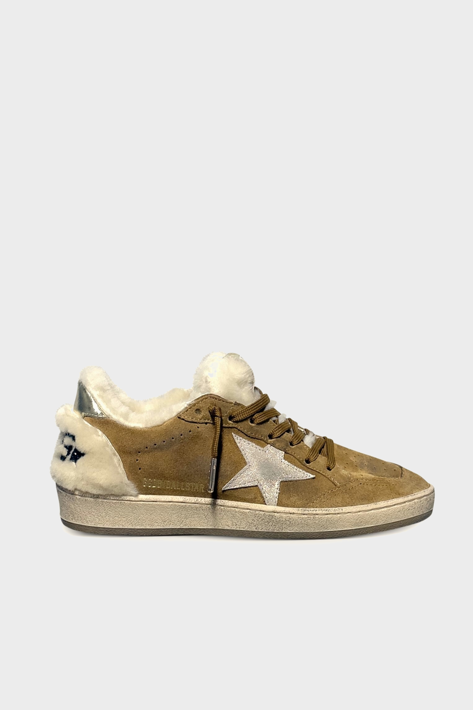GOLDEN GOOSE Shearling Ballstar in Camel
