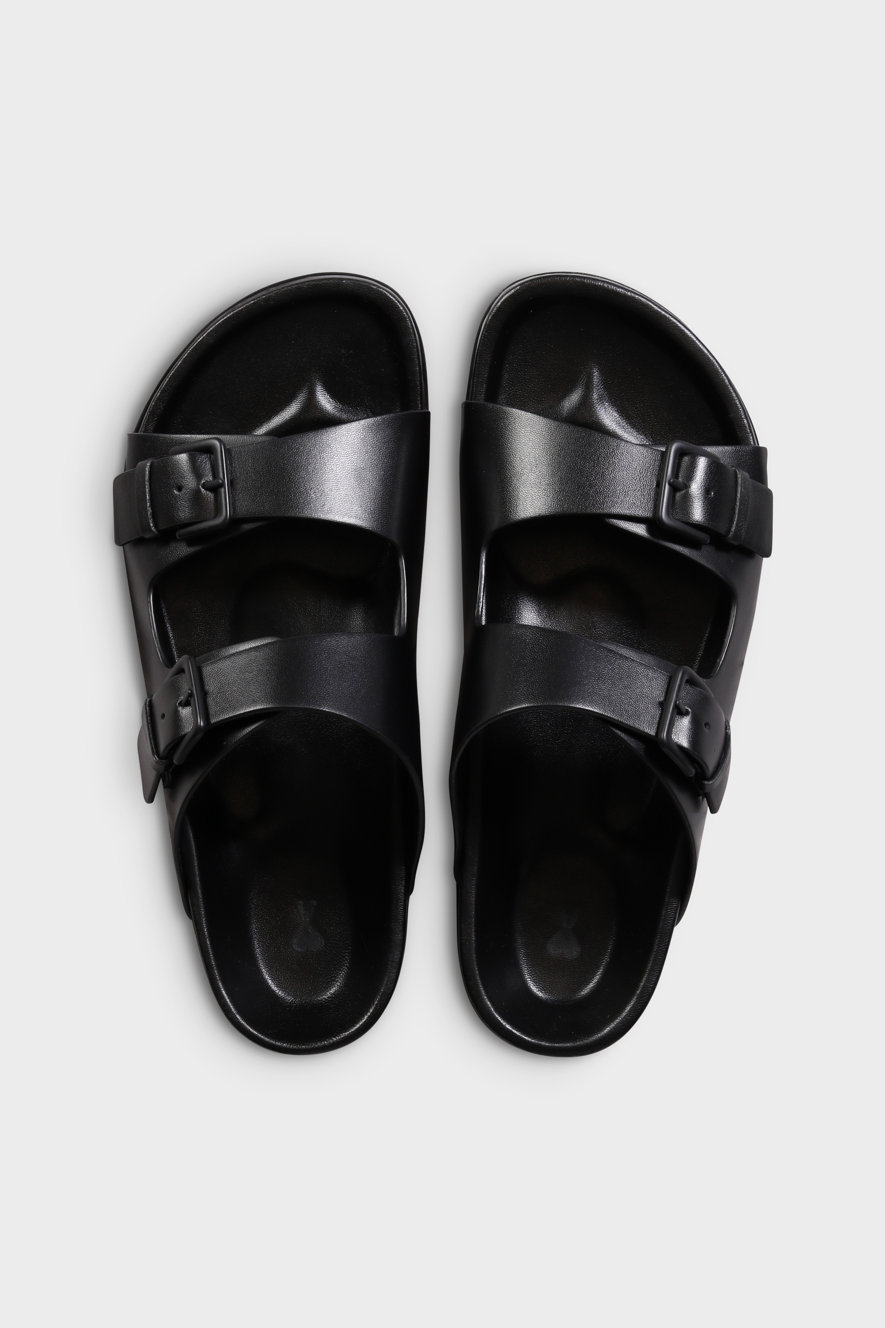 AMI PARIS Leather Sandals in Black