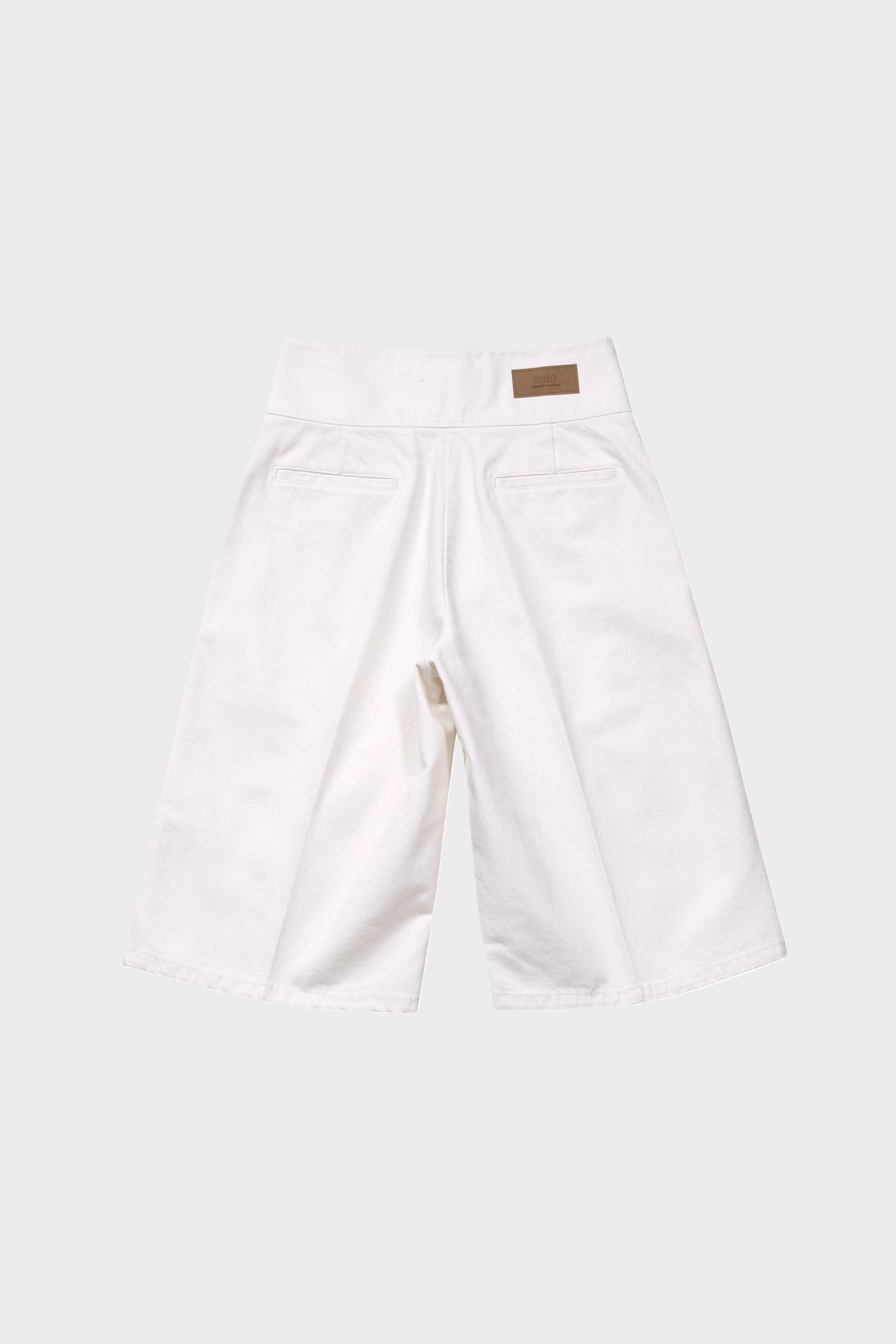 AMI PARIS Bermuda Long Shorts in White Cream