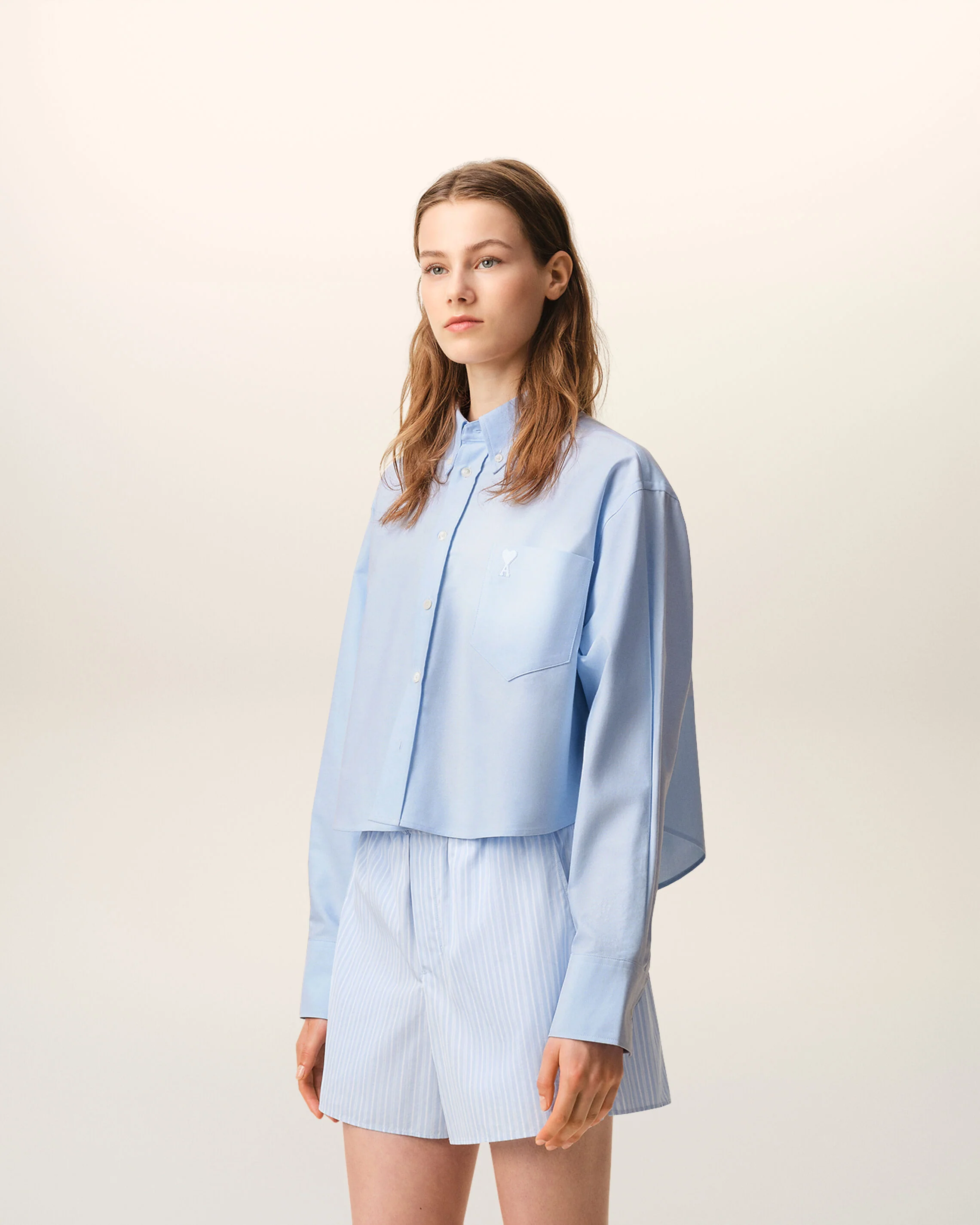AMI PARIS de Coeur Cropped Oversize Shirt in Sky Blue