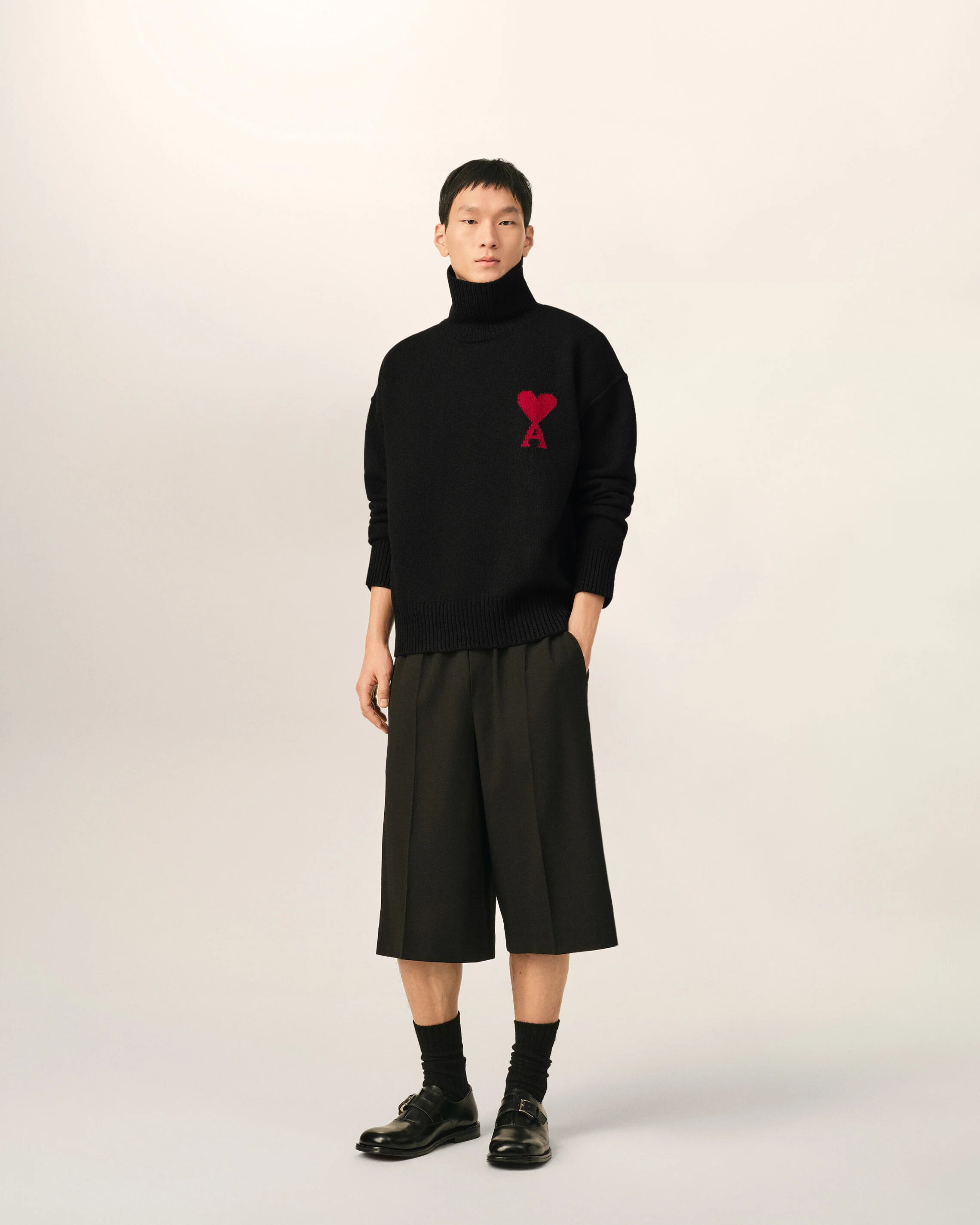 AMI PARIS de Coeur Heavy Knit Turtle Neck Sweater in Black / Red