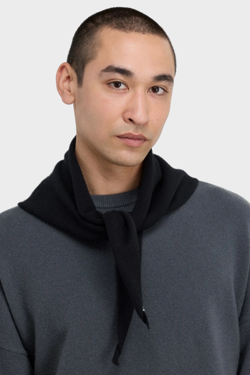 EXTREME CASHMERE N°35 Bandana in Raven