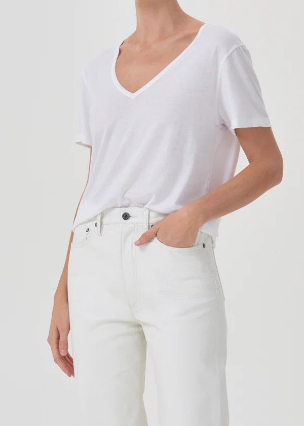 AGOLDE Cameron V-Neck Tee in White XS