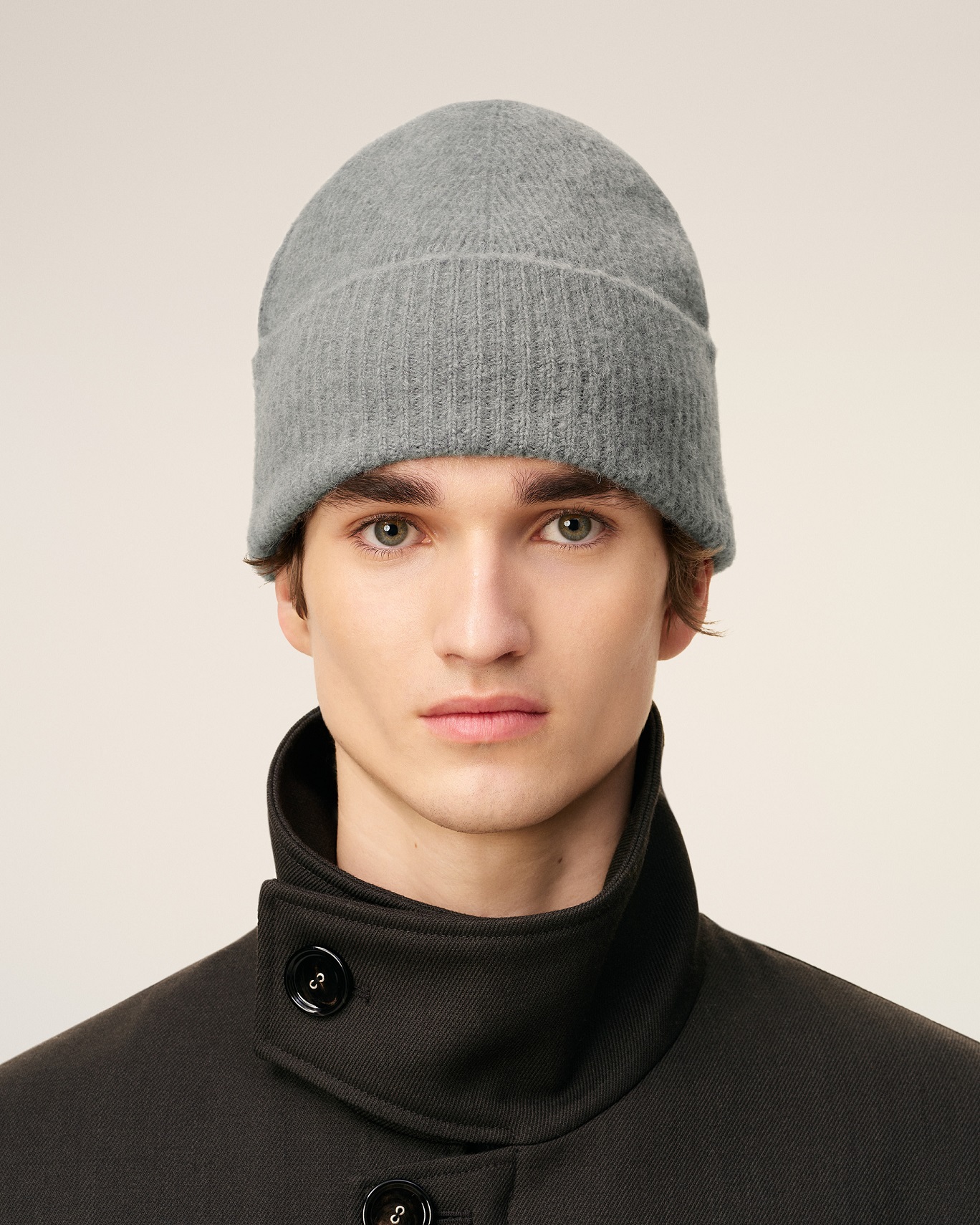 AMI PARIS de Coeur Beanie in Grey/Off White AMI PARIS de Coeur Beanie in Grey/Off White