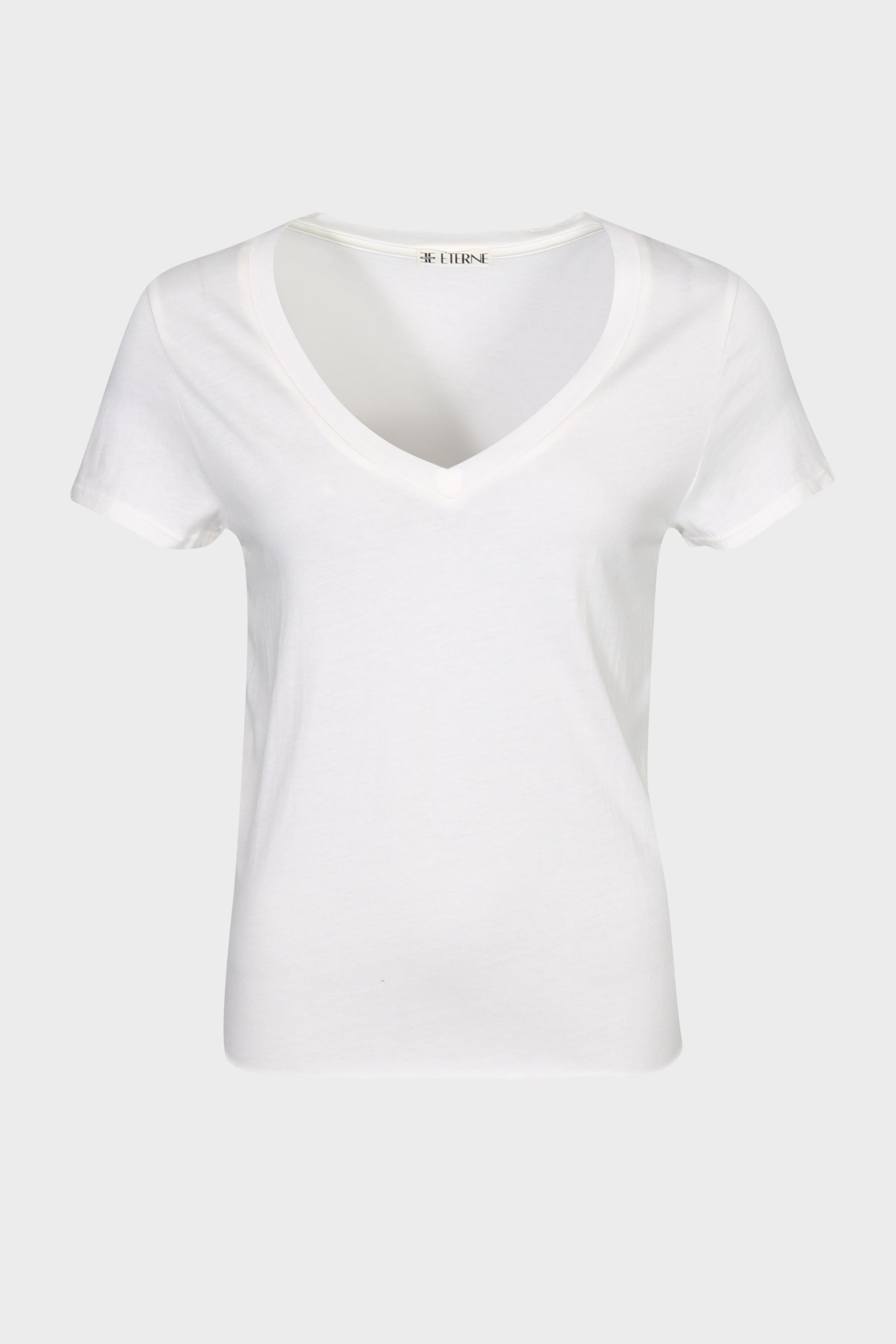 ÉTERNE V-Neck T-Shirt in Ivory XS ÉTERNE V-Neck T-Shirt in Ivory XL