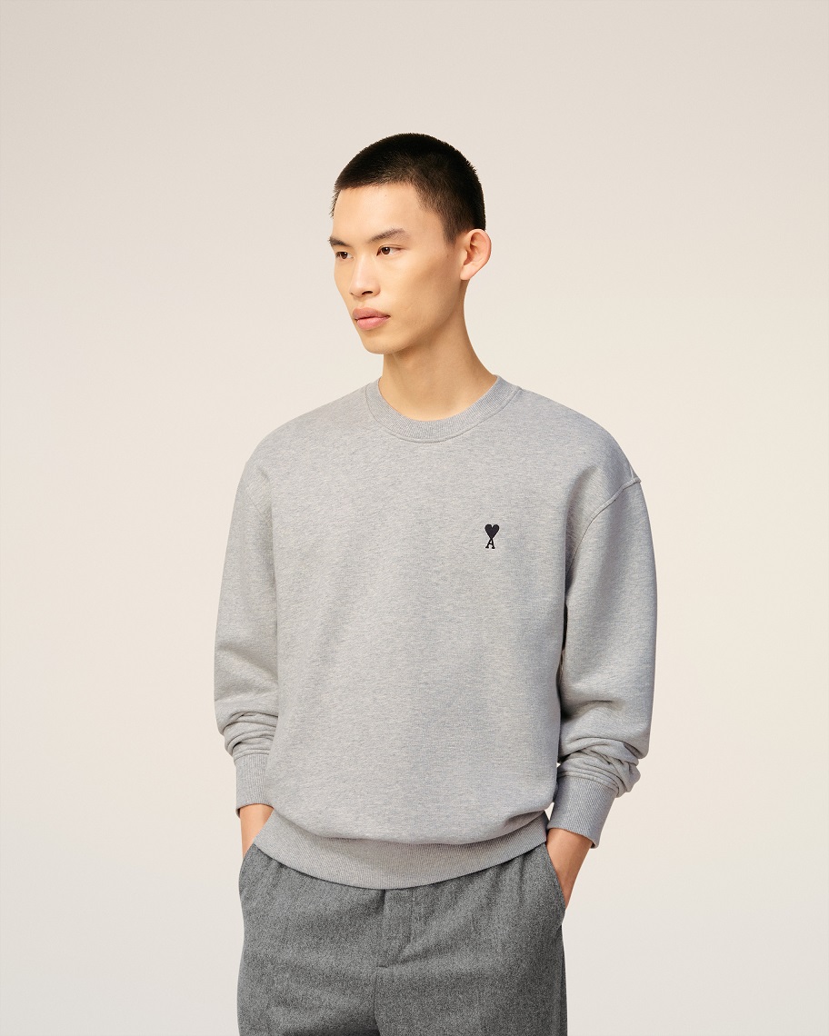 AMI PARIS de Coeur Sweatshirt in Heather Ash Grey/Black AMI PARIS de Coeur Sweatshirt in Heather Ash Grey/Black