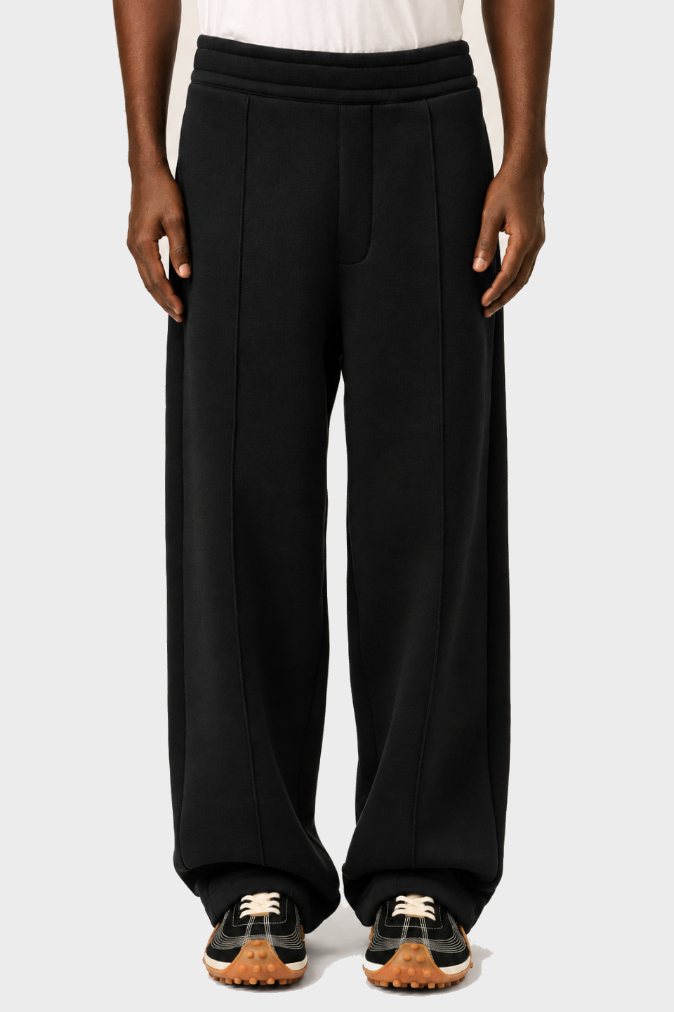 AMI PARIS de Coeur Embossed Heavy Sweatpant in Black