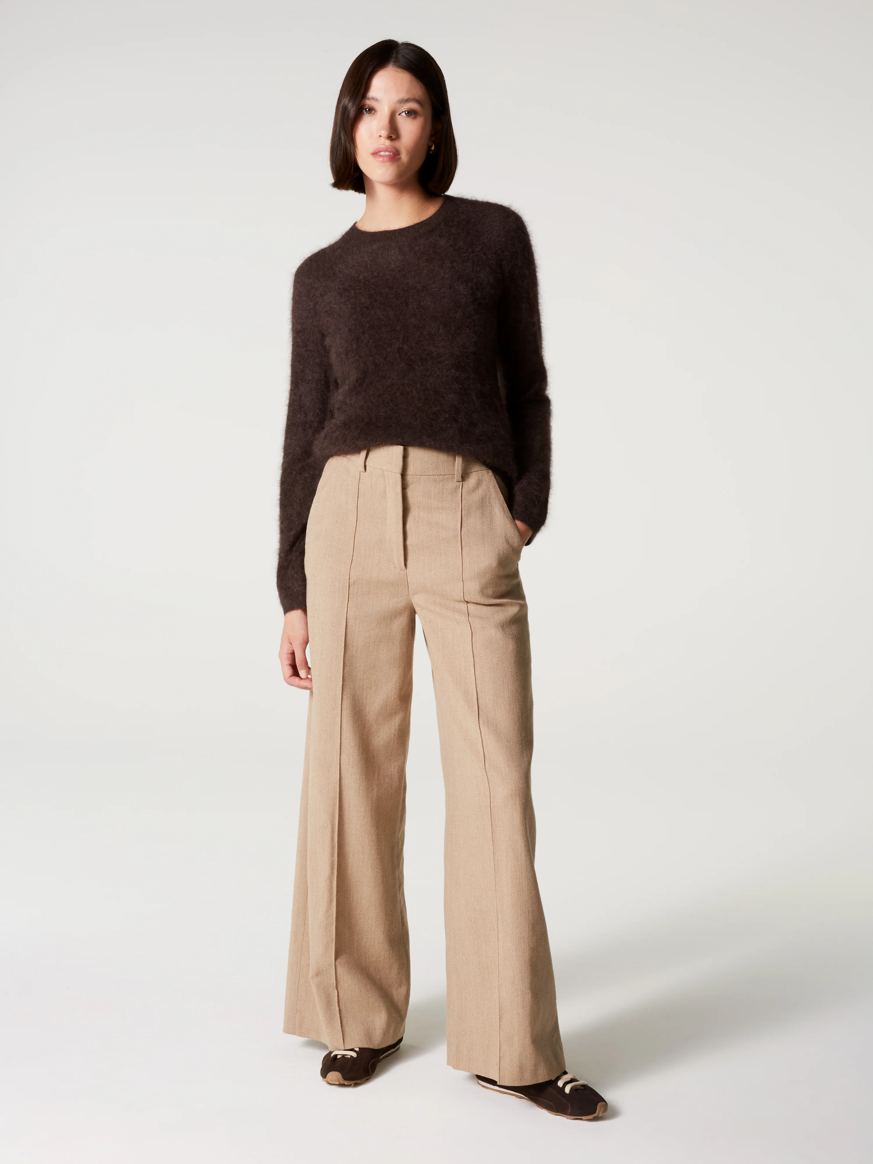 ABSOLUT CASHMERE Brushed Cashmere Sweater in Brown