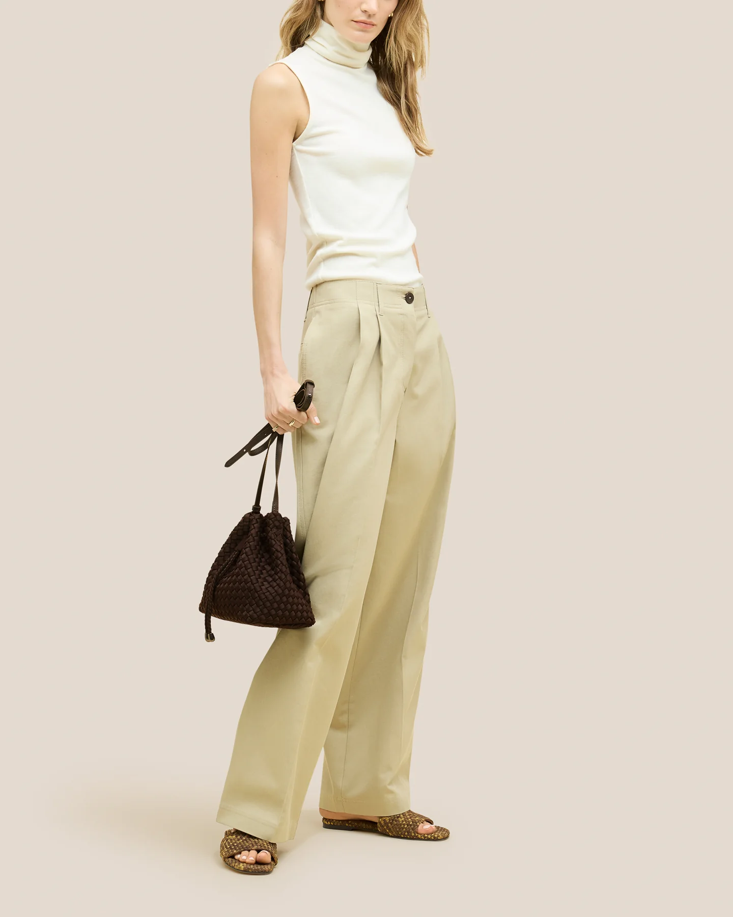 NAGHEDI Gramercy Bucket Bag Medium in Chocolate