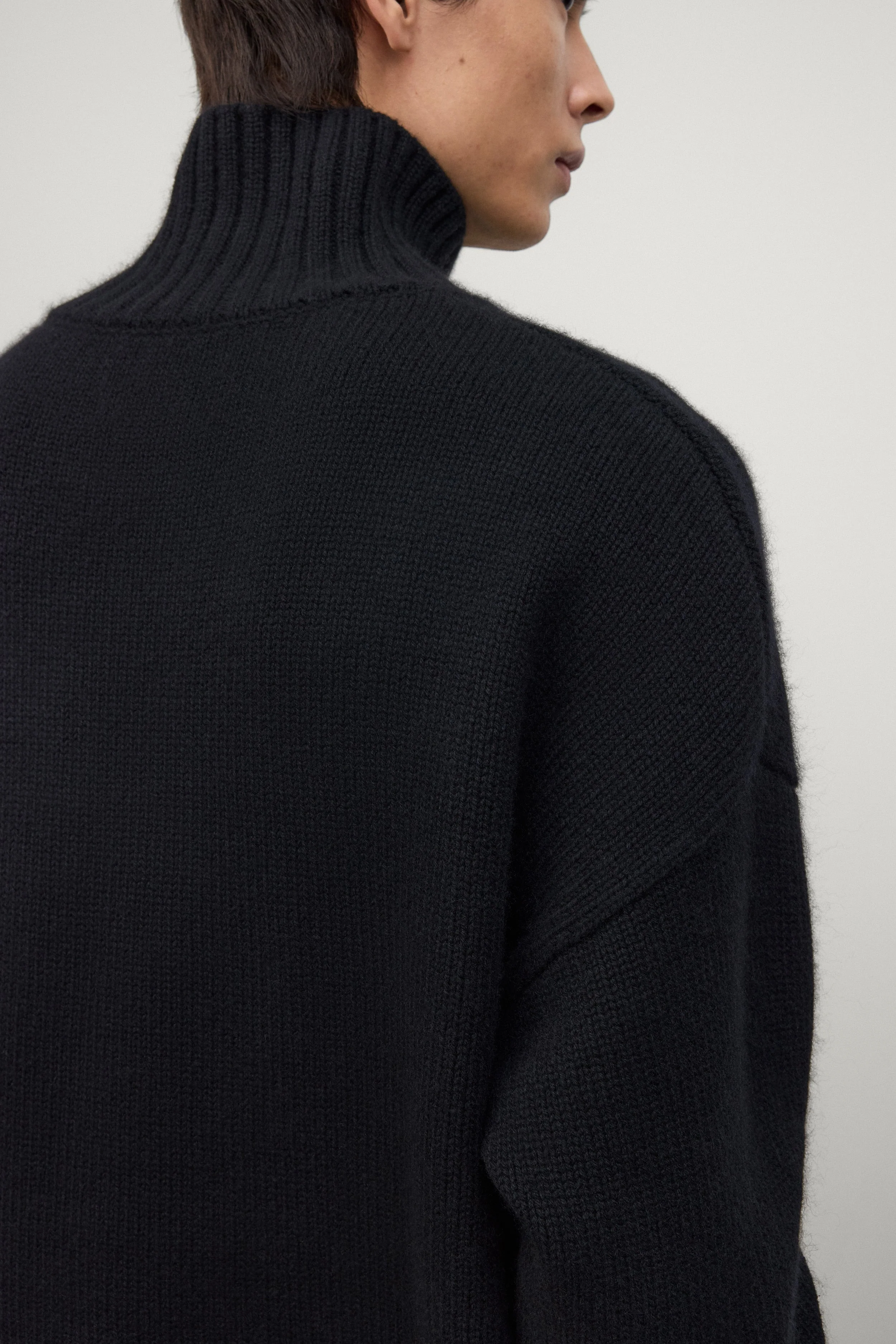 LISA YANG Olai Turtle Neck Sweater in Black