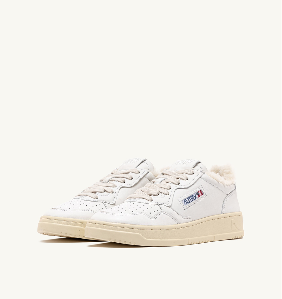 AUTRY ACTION SHOES Medalist Low Sneaker Shearling in White