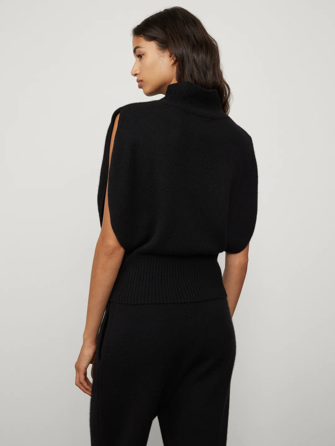 LISA YANG Zaya Cashmere Top in Black