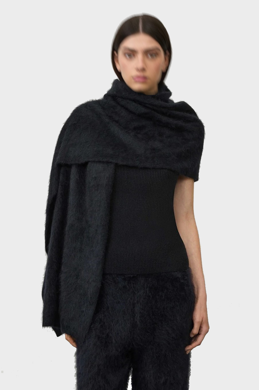LISA YANG Brushed Cashmere Scarf in Black LISA YANG Brushed Cashmere Scarf in Black