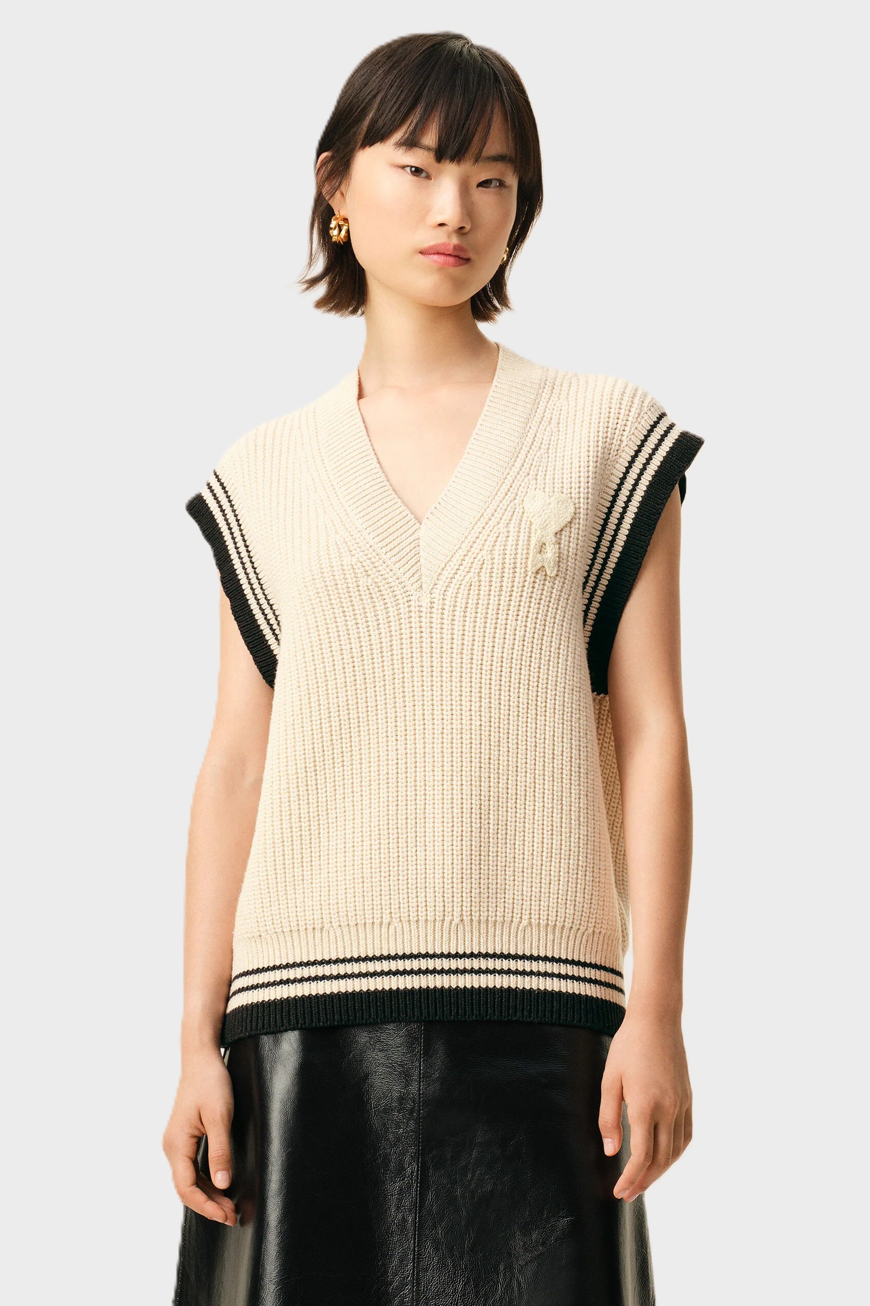 AMI PARIS de Coeur College Knit Vest in White Cream