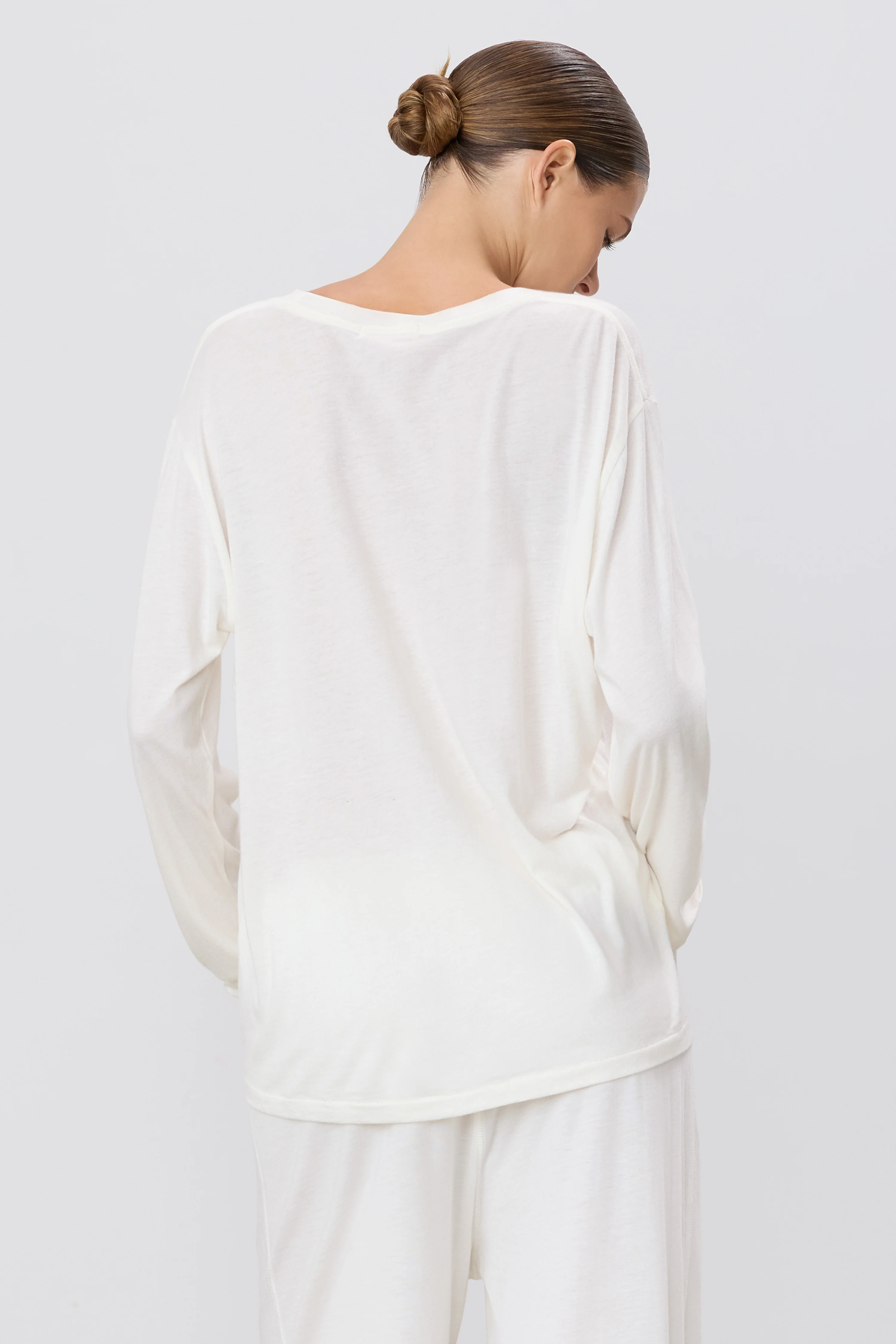 ÉTERNE Long Sleeve Boyfriend Tee in Ivory