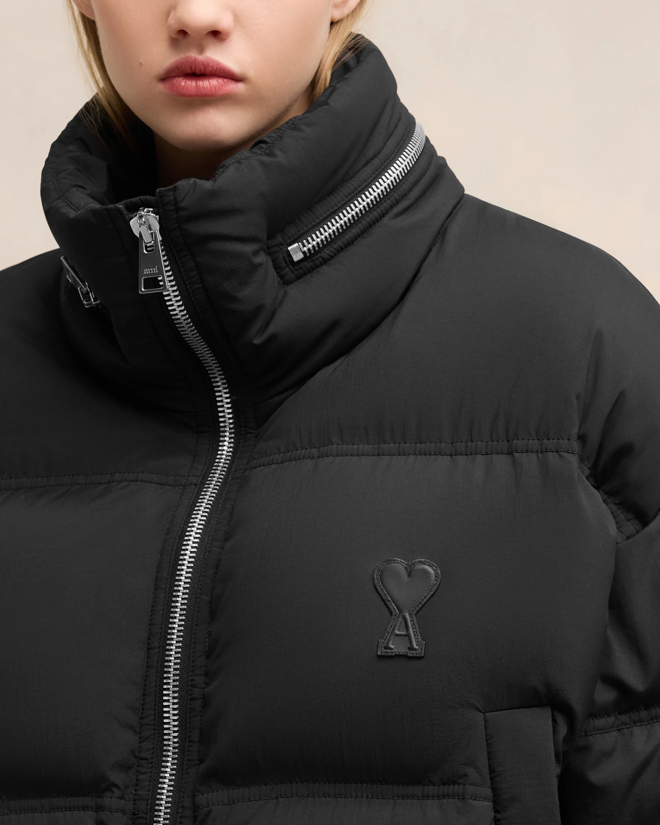 AMI PARIS de Coeur Cropped Down Jacket in Black M